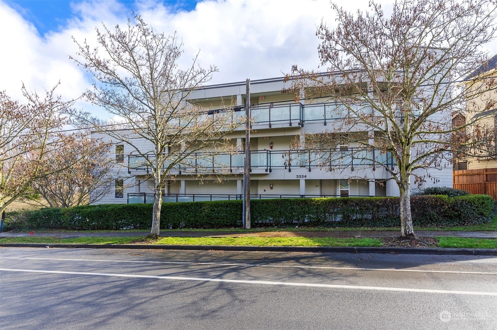 Benson on Magnolia Condos For Sale at Benson on Magnolia in Seattle