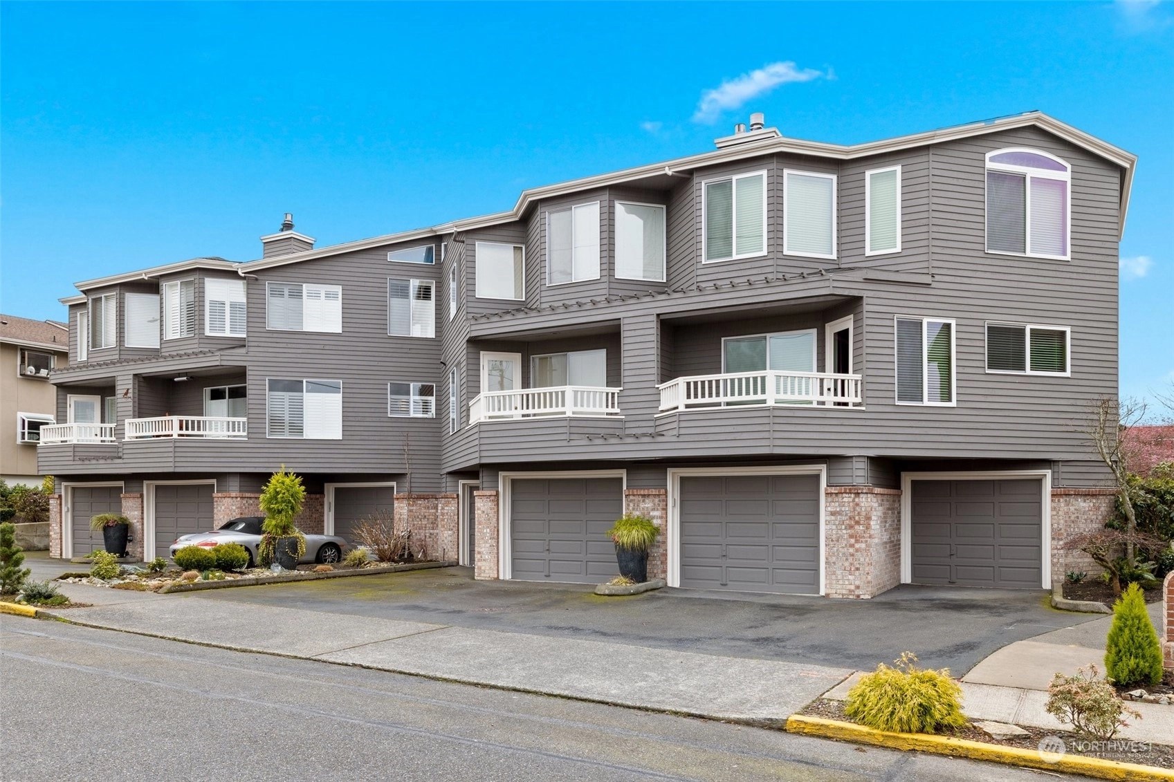 Edmonds Park Townhomes and Townhouses For Sale at Edmonds Park in