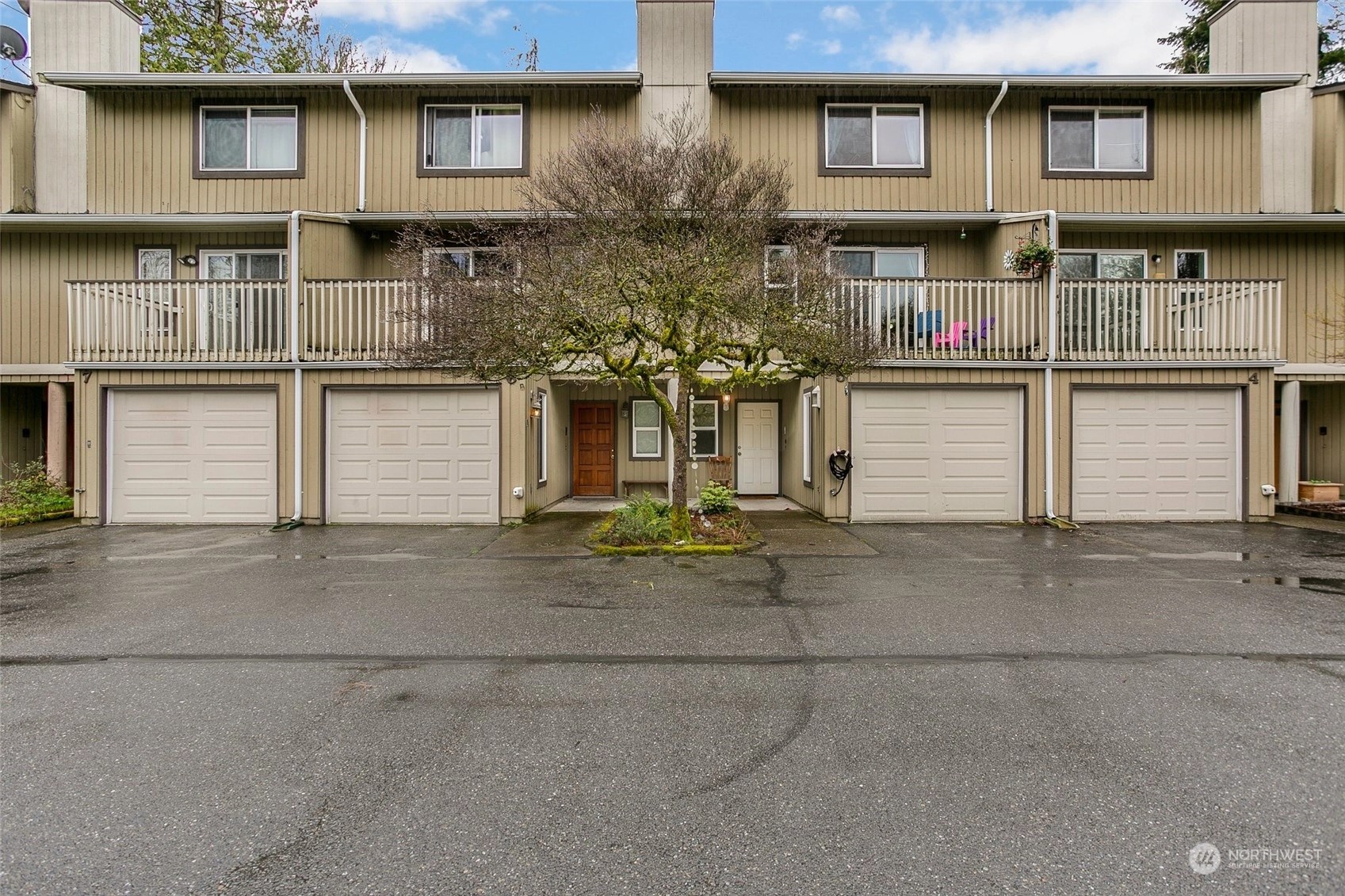 Lions Creek Townhomes and Townhouses For Sale at Lions Creek in