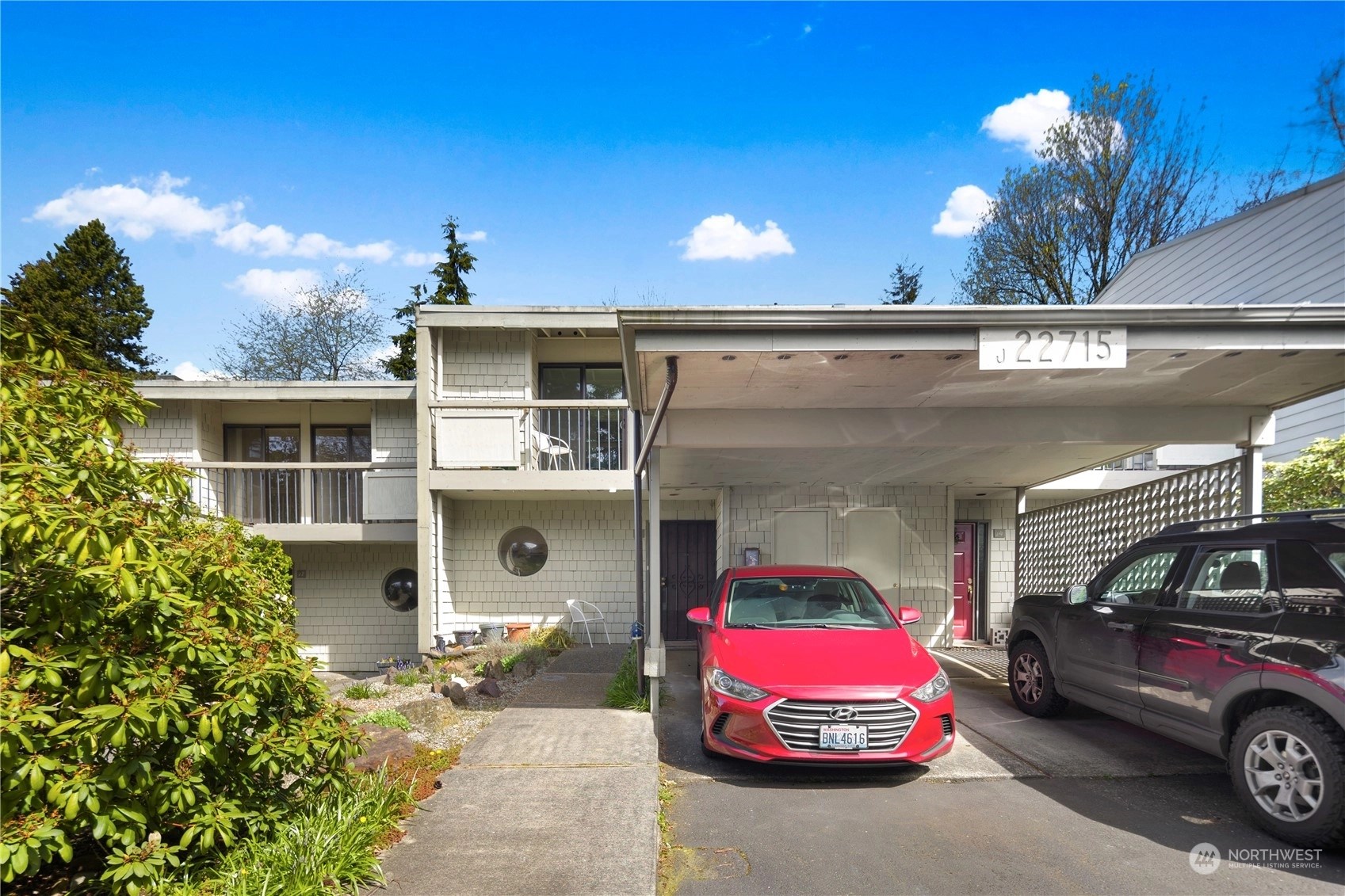 Lake Village Condos For Sale at Lake Village in Mountlake Terrace, WA