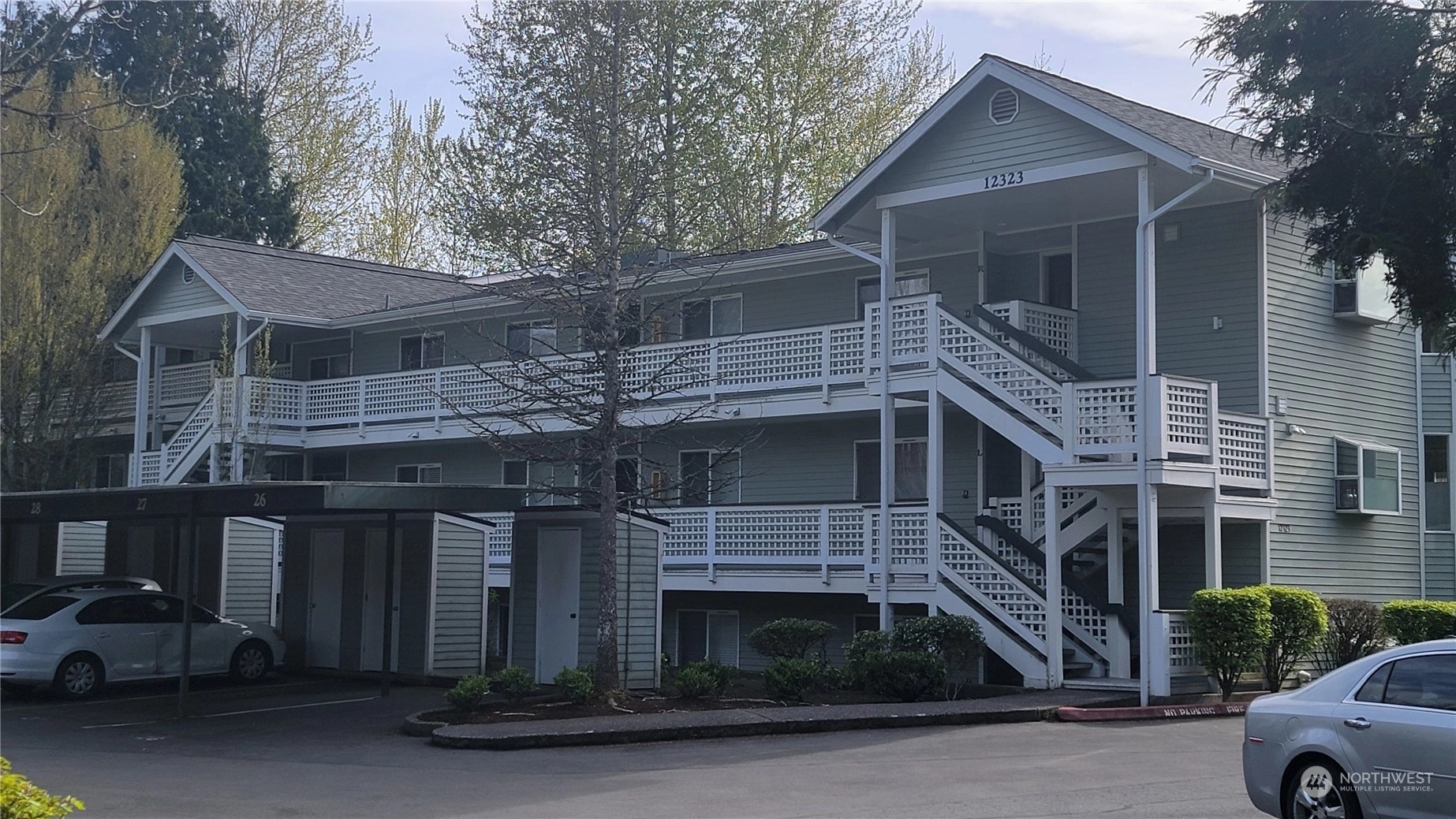 Lake Kirkland Park Condos For Sale at Lake Kirkland Park in Kirkland