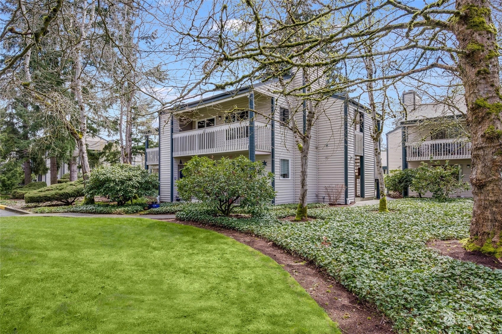 Cedarwood Park Condos For Sale at Cedarwood Park in Mountlake Terrace