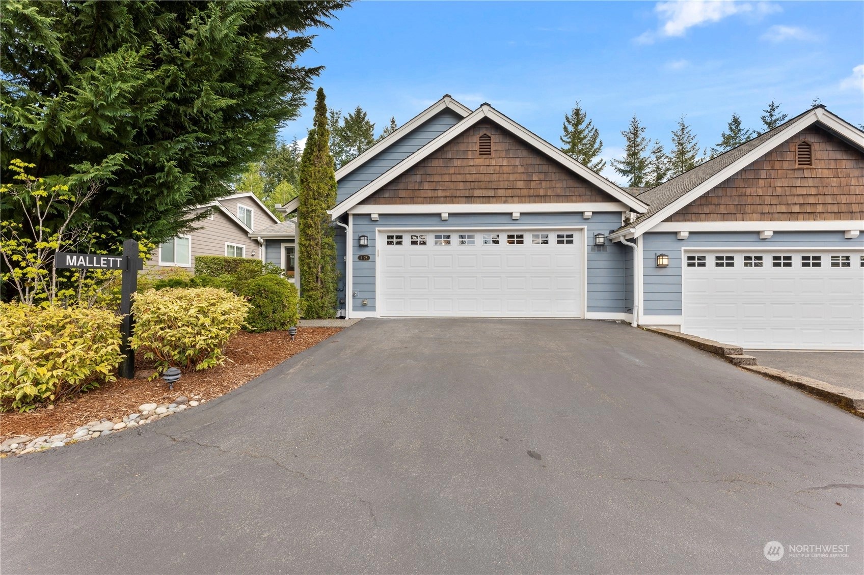 Lakeland Village, Condos For Sale in Lakeland Village in Allyn, WA