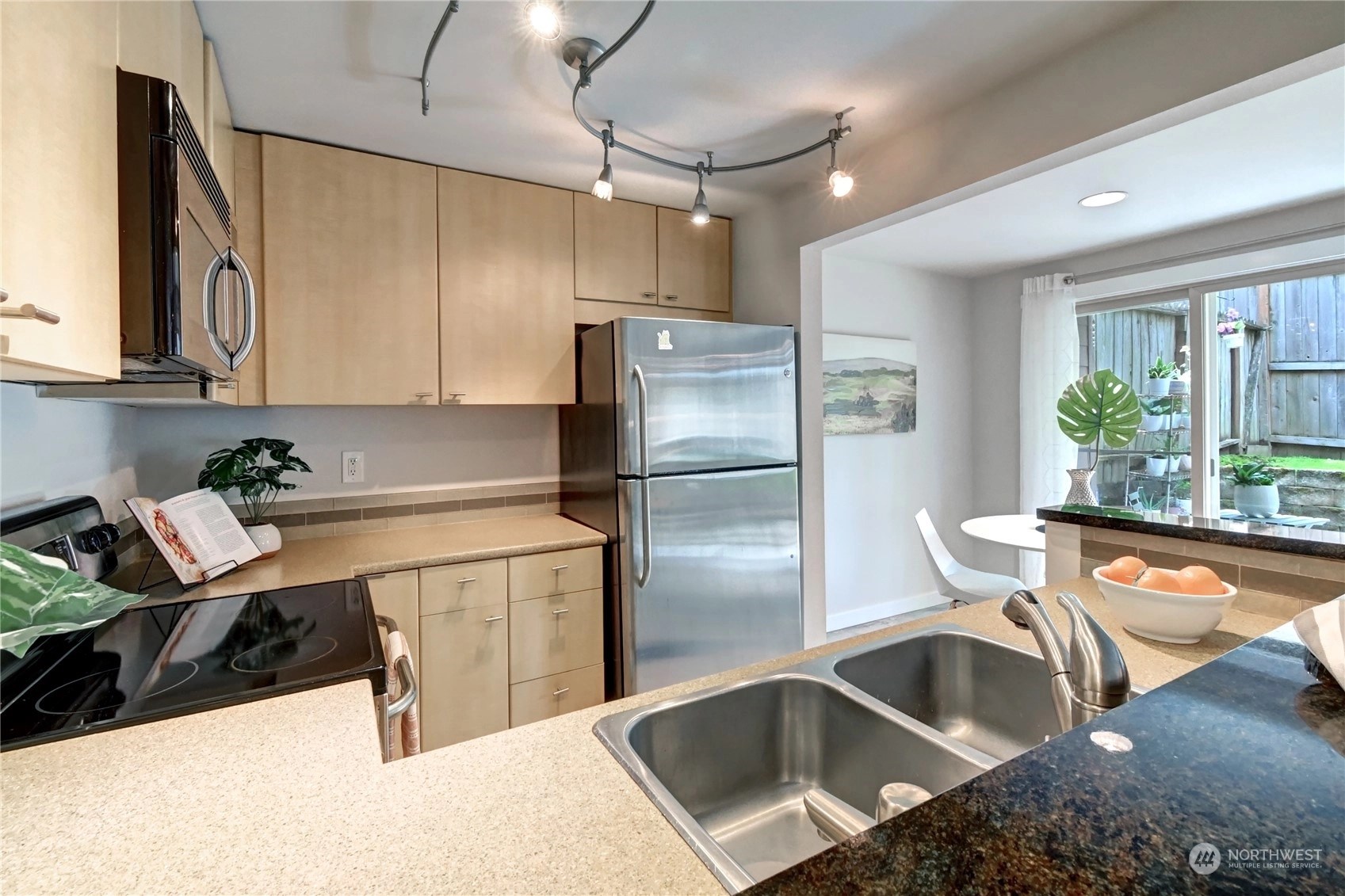 Villa Sonoma Condos For Sale at Villa Sonoma in Kirkland, WA Wicklund