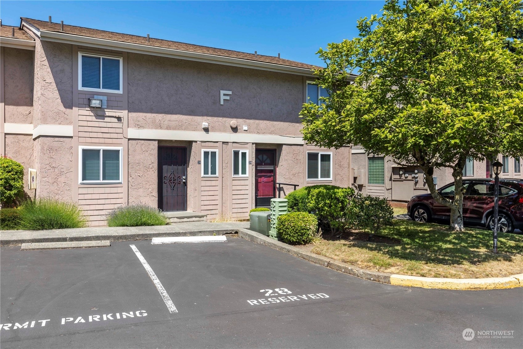 Racquetwood Village Townhomes and Townhouses For Sale at Racquetwood