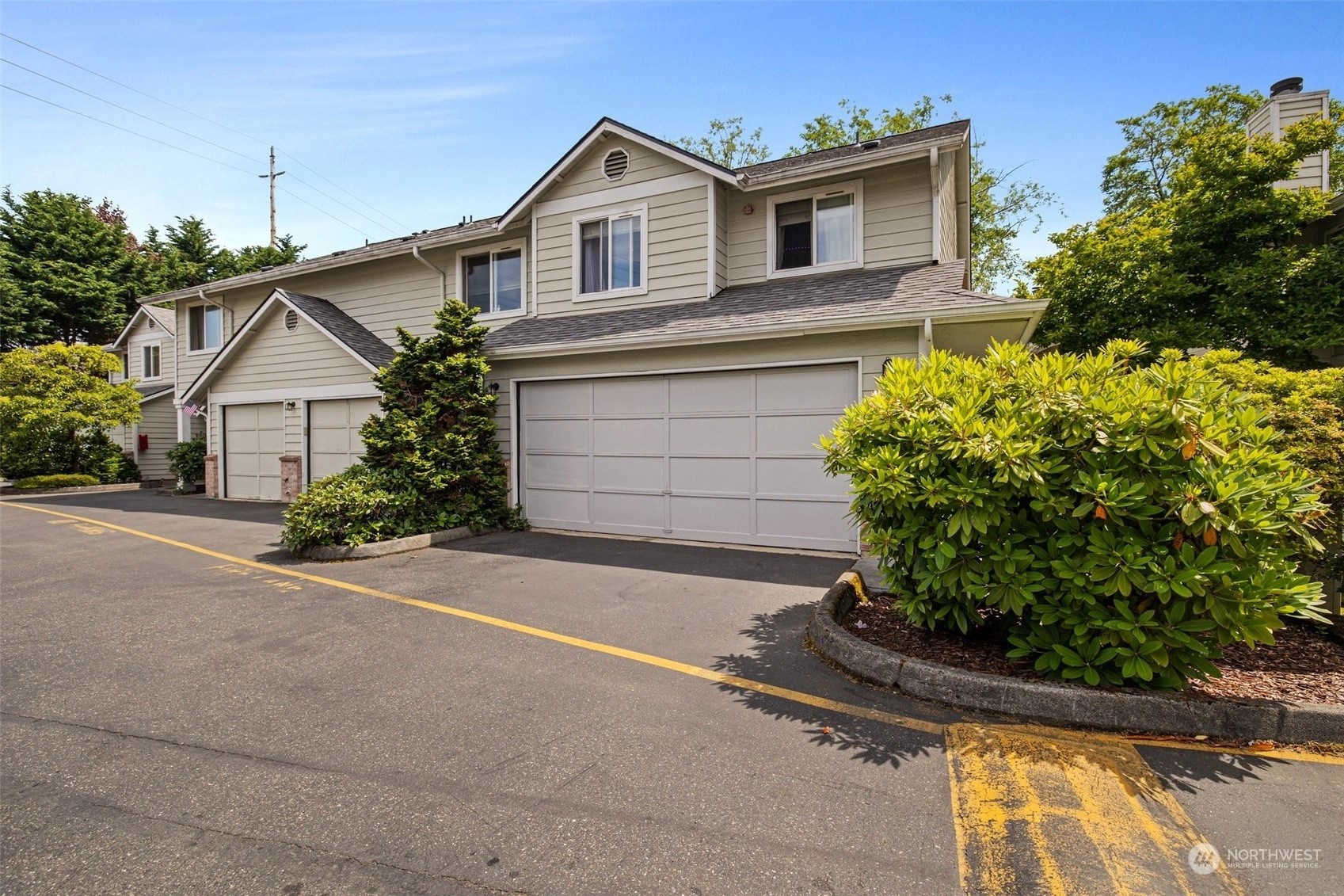 Bradford Court Townhomes and Townhouses For Sale at Bradford Court in