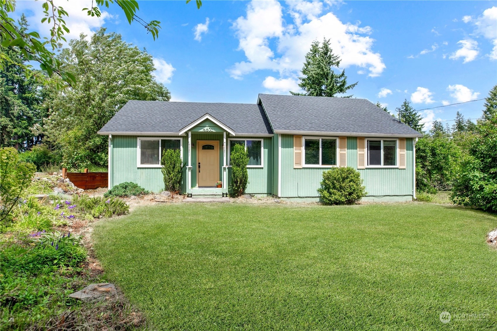 Orchards Grove Homes For Sale in Orchards Grove, Bonney Lake, WA