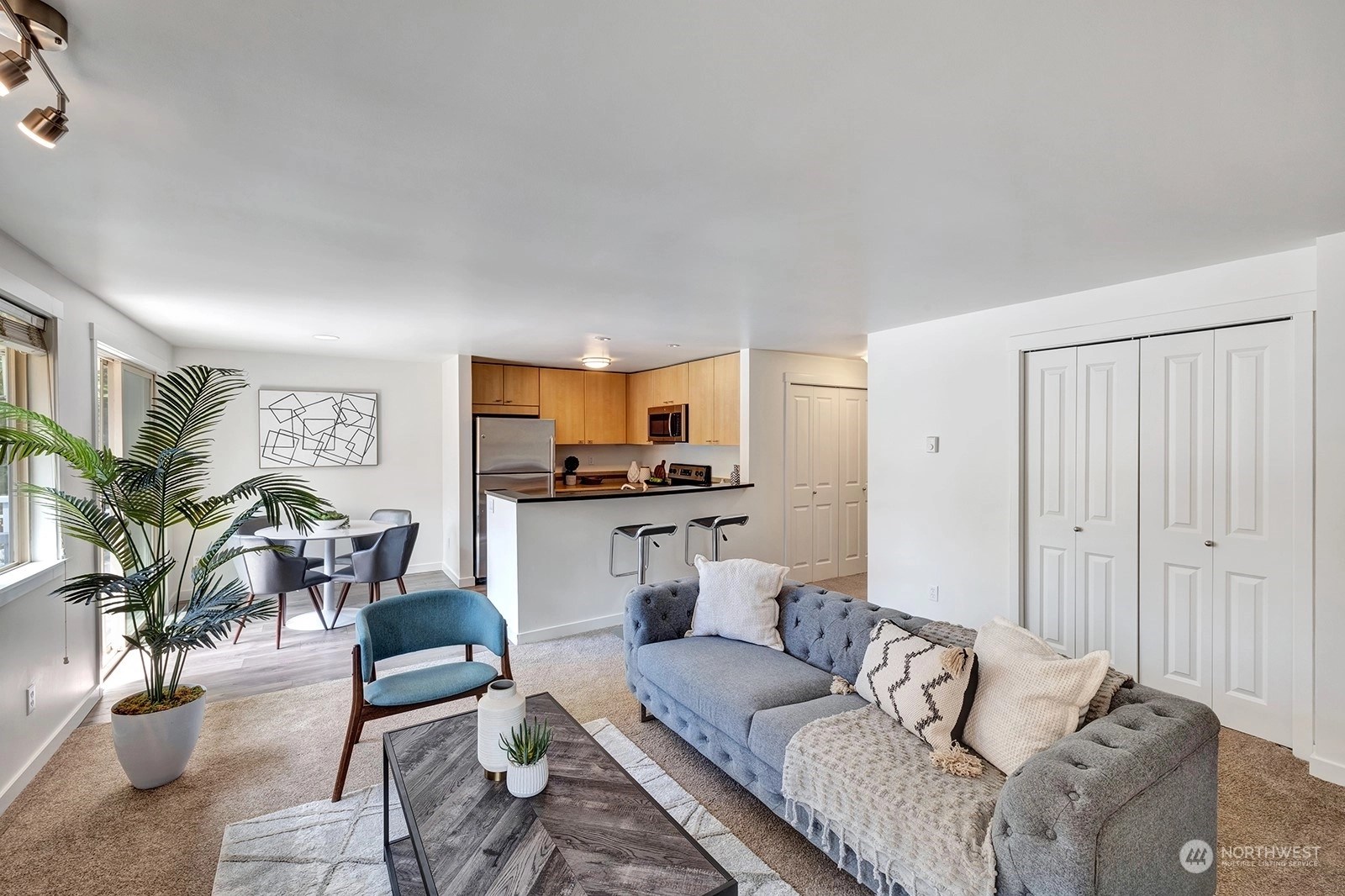 Villa Sonoma Condos For Sale at Villa Sonoma in Kirkland, WA Wicklund