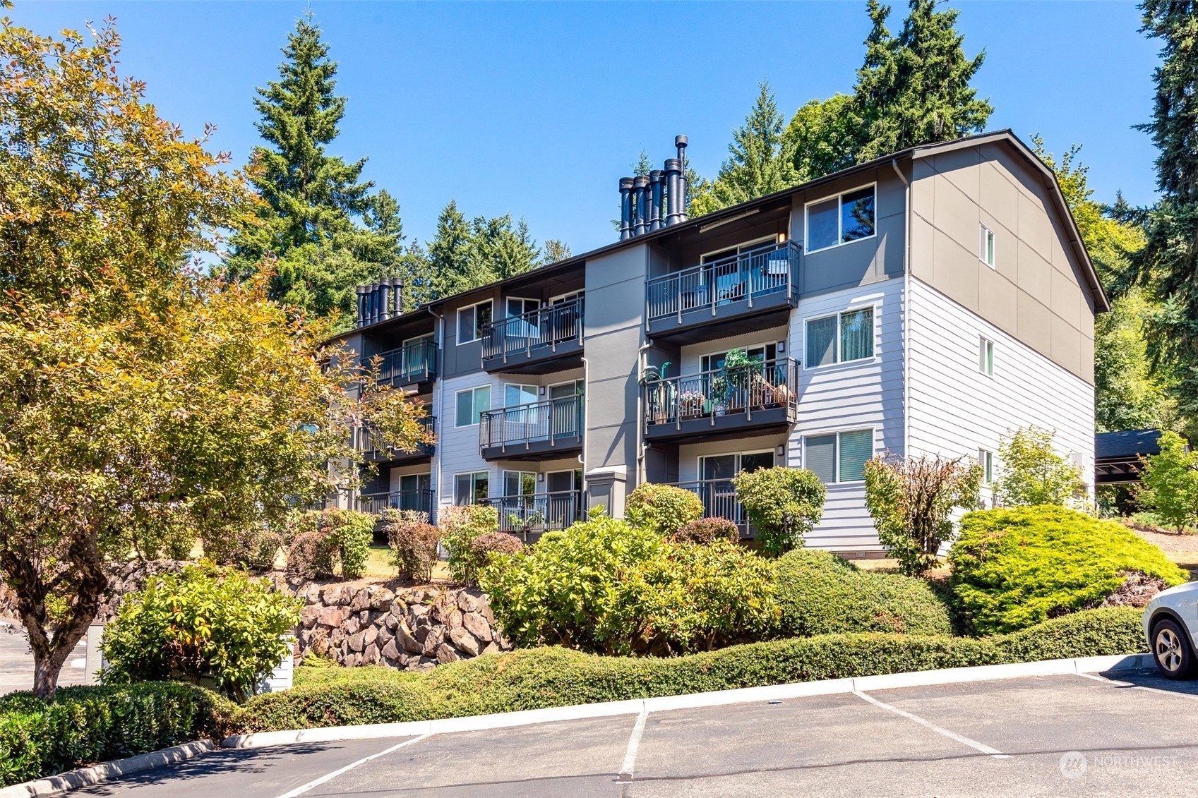 Cedarwood Condos For Sale at Cedarwood in Kirkland, WA Wicklund