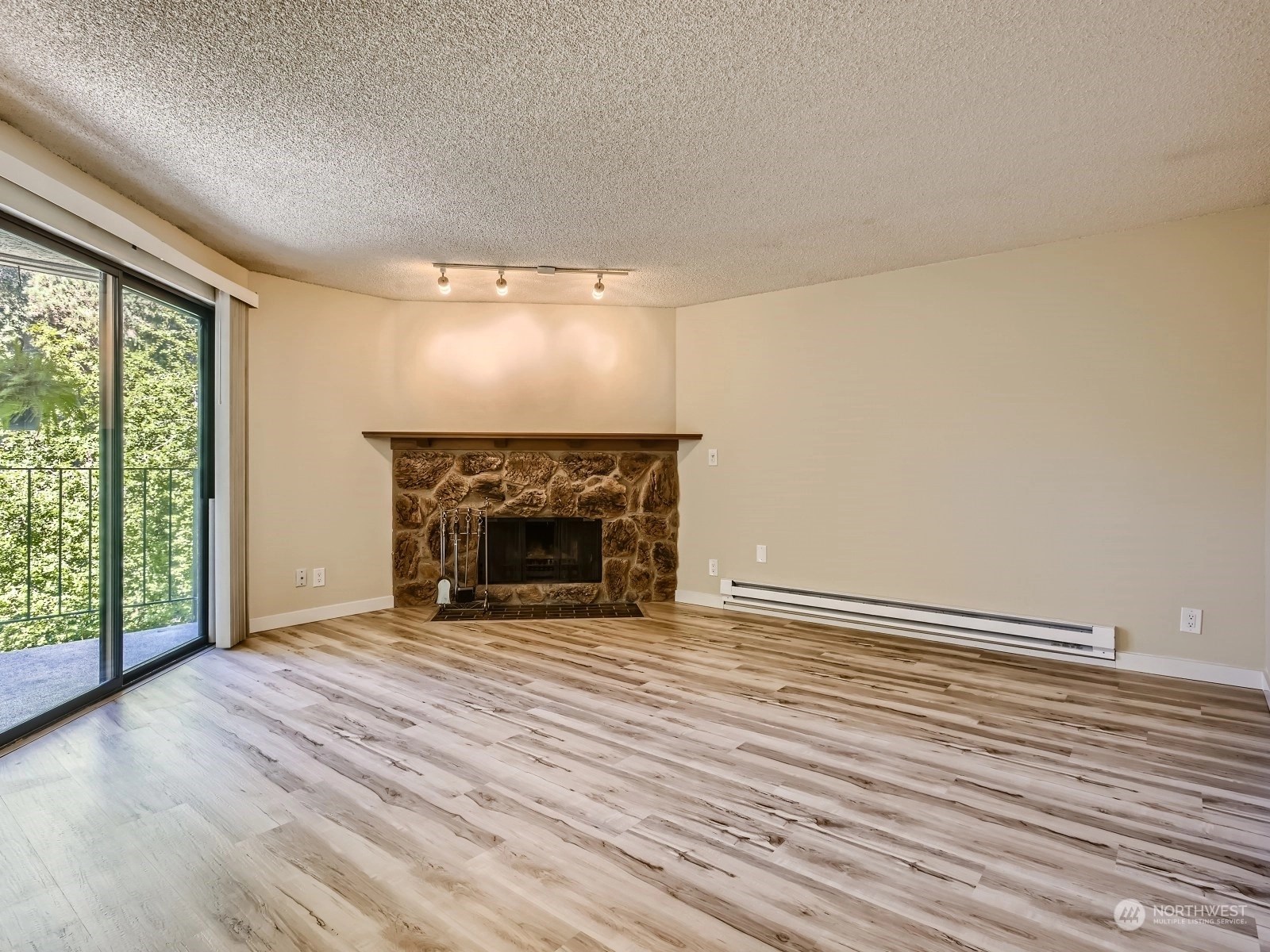 Woodside Terrace Condos For Sale at Woodside Terrace in Kirkland, WA