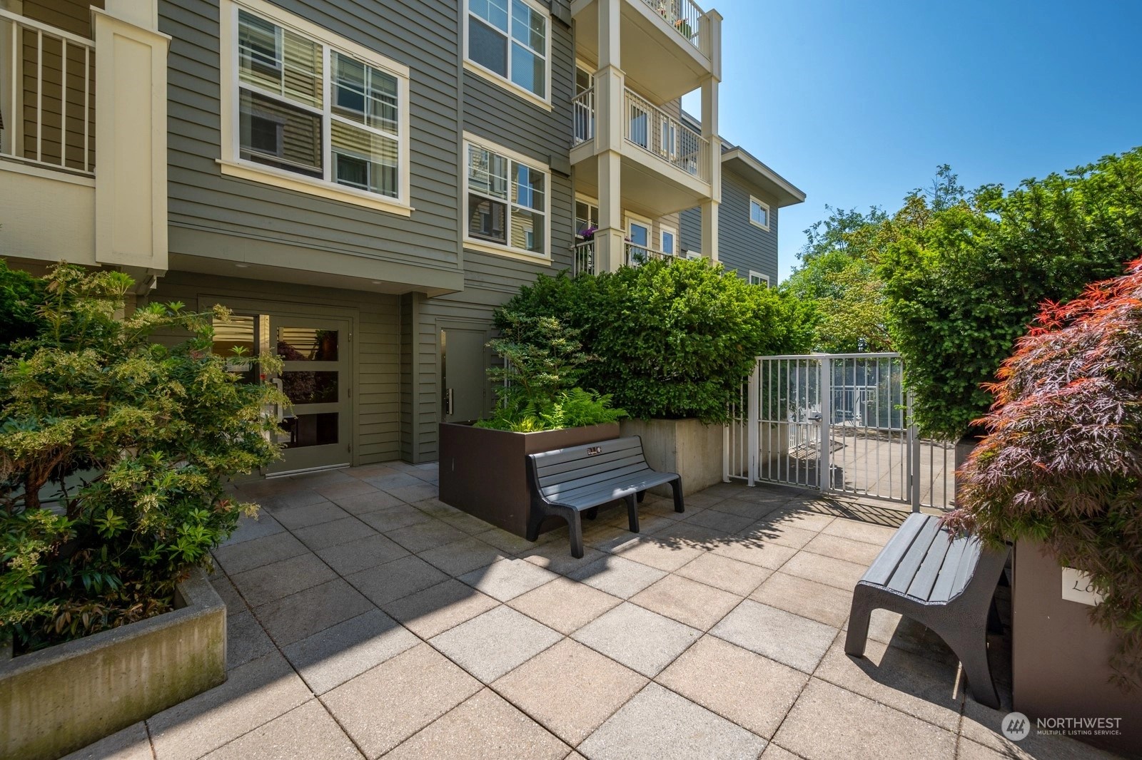 Blakeley Commons Condos For Sale at Blakeley Commons in Seattle, WA