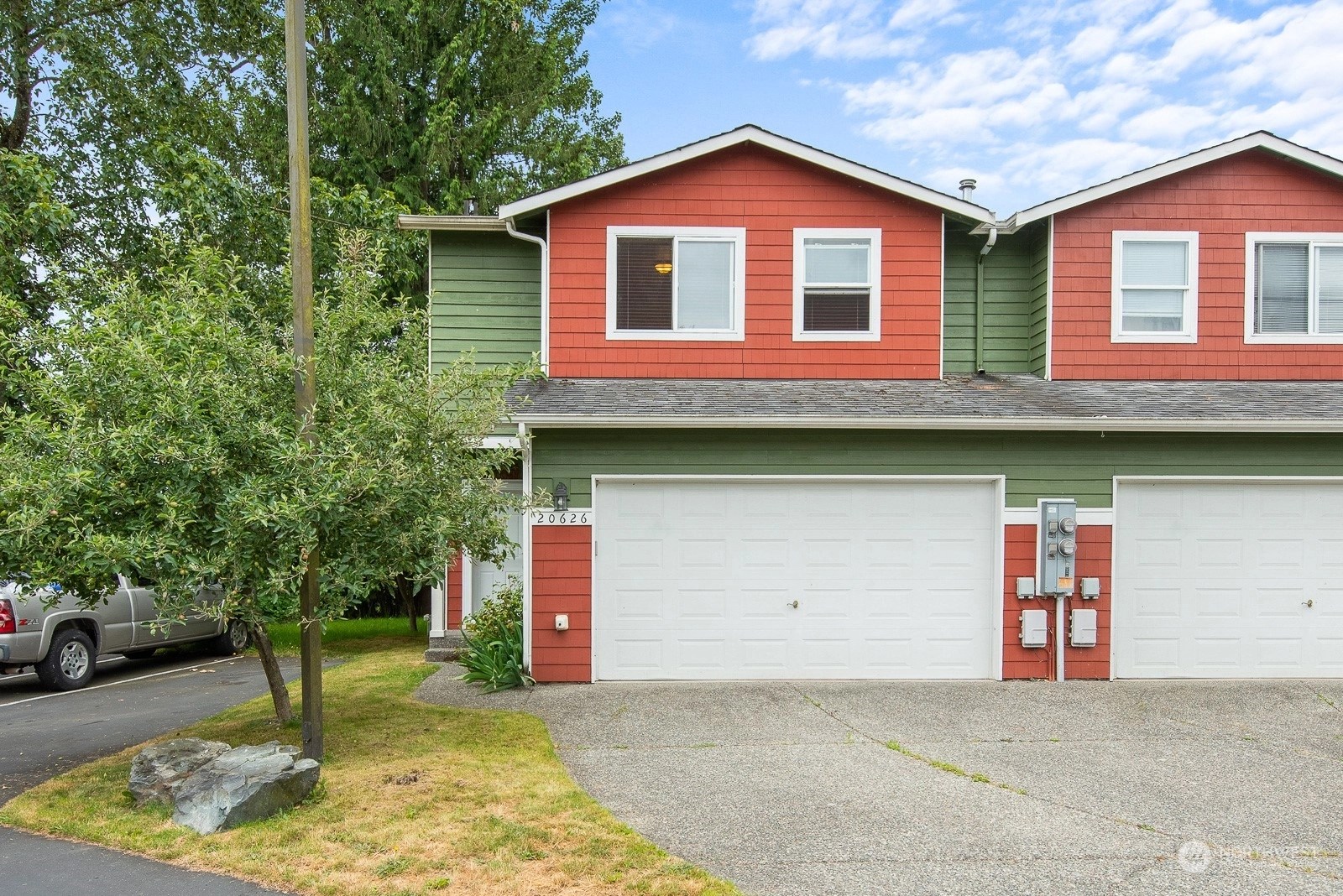 The Bluff at Arlington Townhomes and Townhouses For Sale at The Bluff