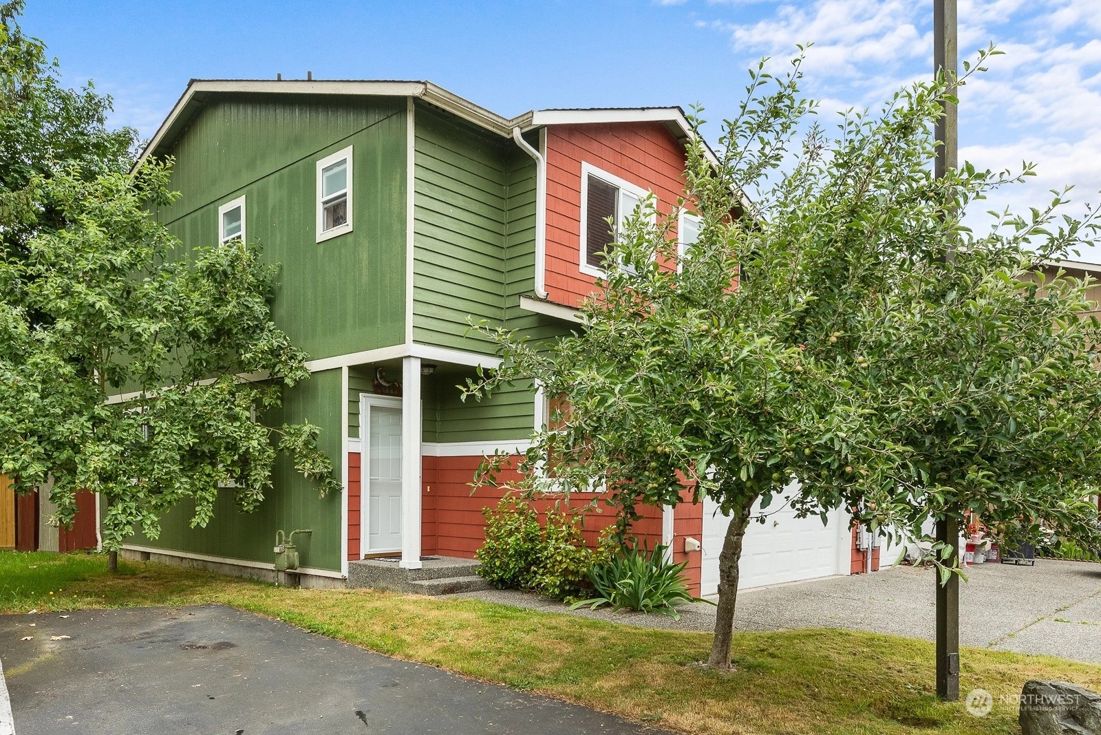 The Bluff at Arlington Townhomes and Townhouses For Sale at The Bluff