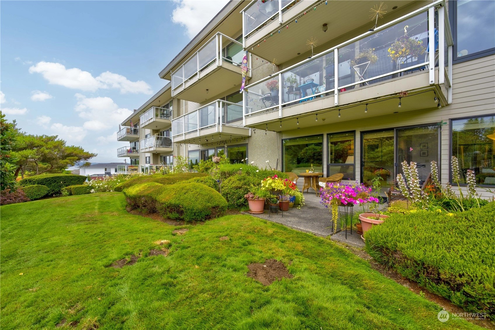 The Sundstone Condos For Sale at The Sundstone in Edmonds, WA Wicklund