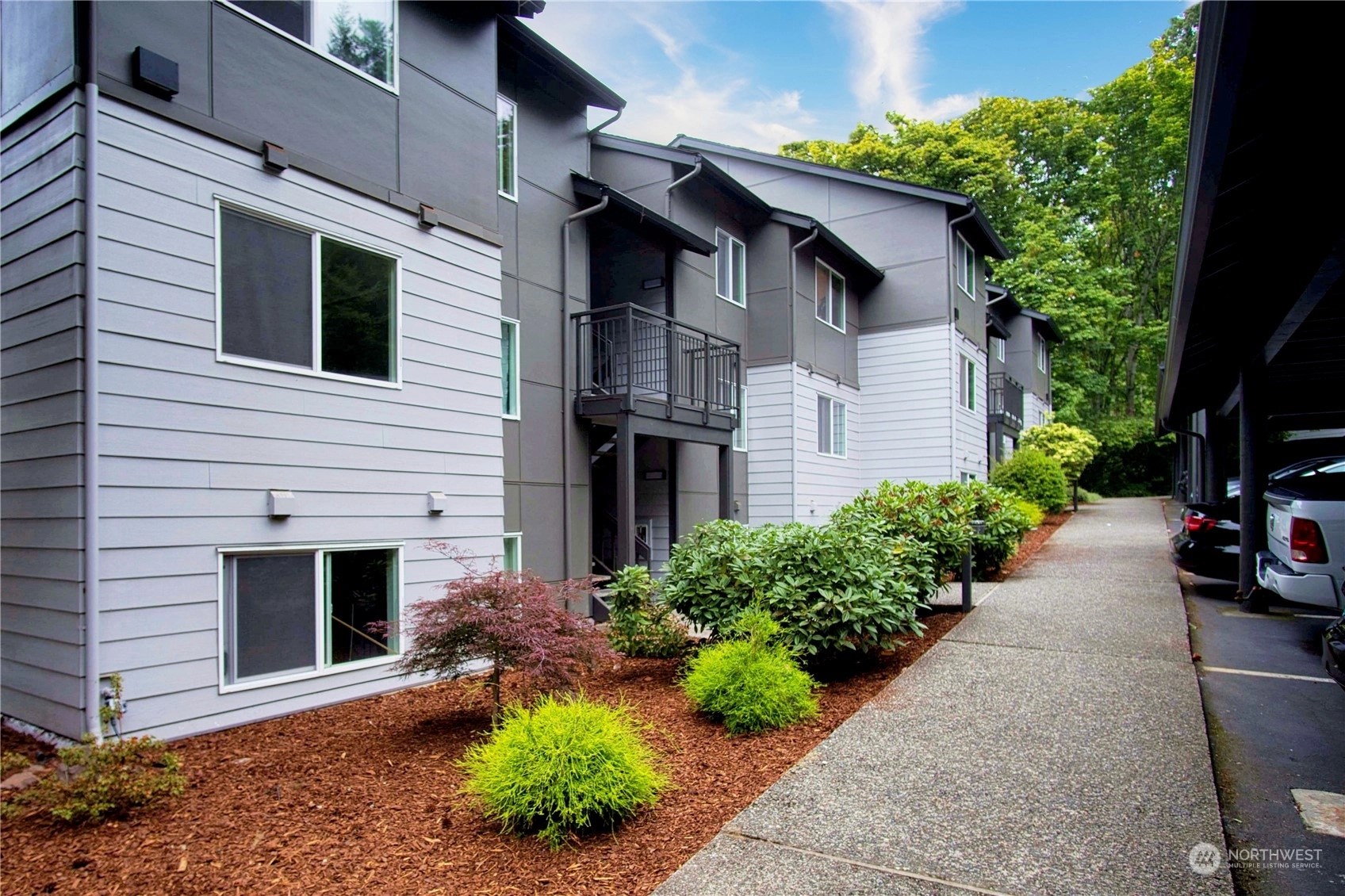 Cedarwood Condos For Sale at Cedarwood in Kirkland, WA Wicklund