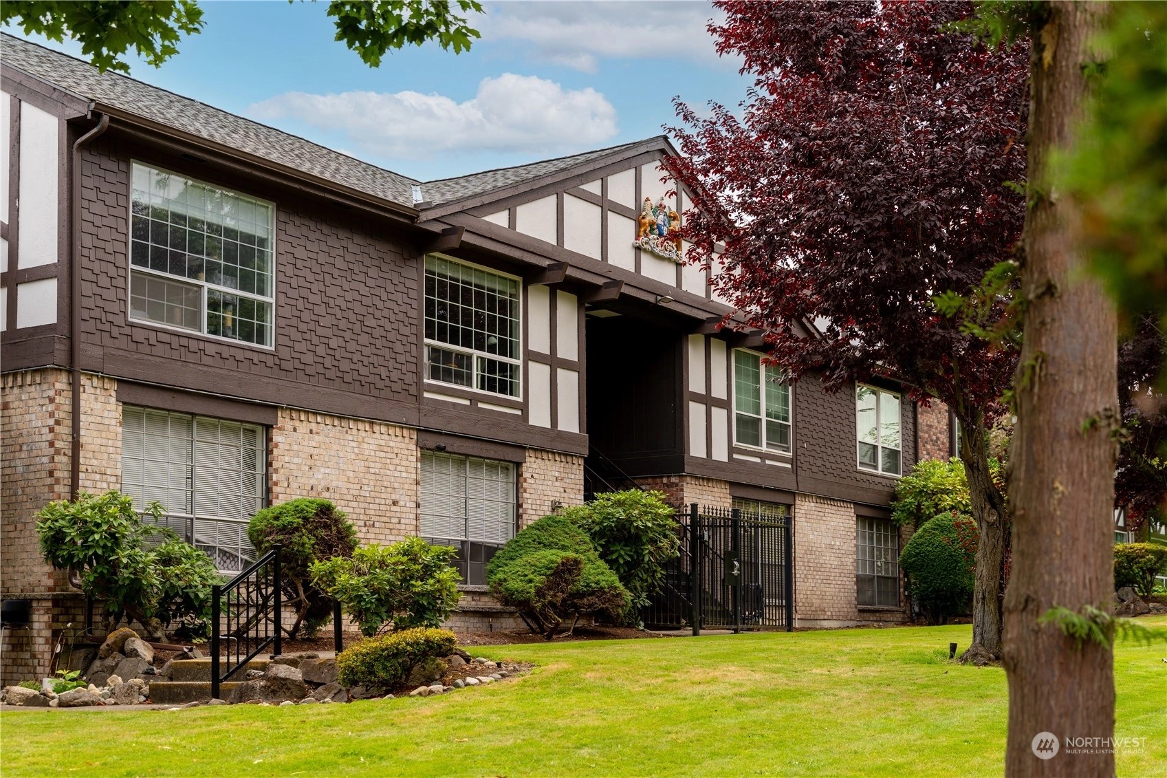 Wedgewood Manor Condos For Sale at Wedgewood Manor in SeaTac, WA