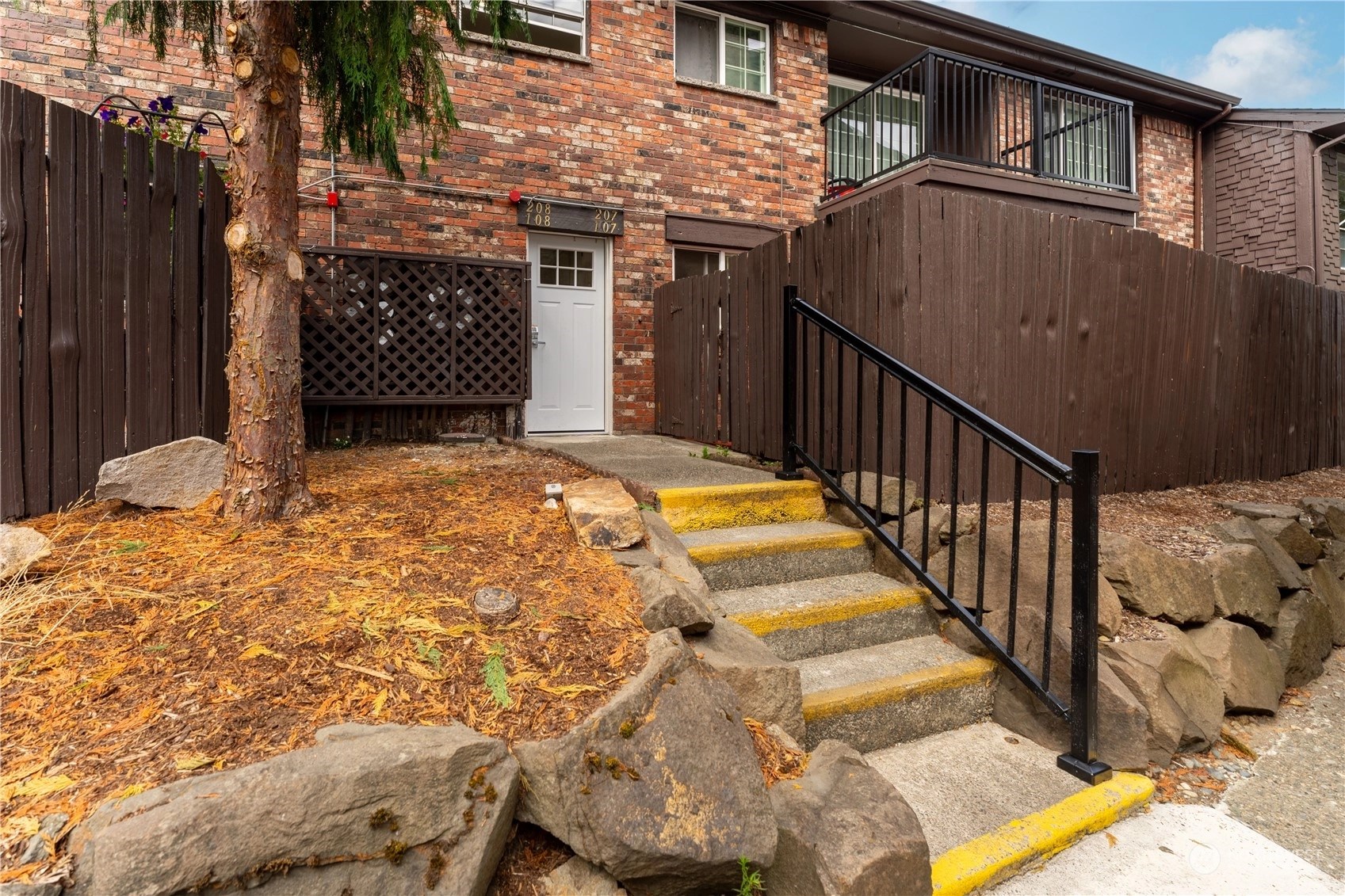 Wedgewood Manor Condos For Sale at Wedgewood Manor in SeaTac, WA