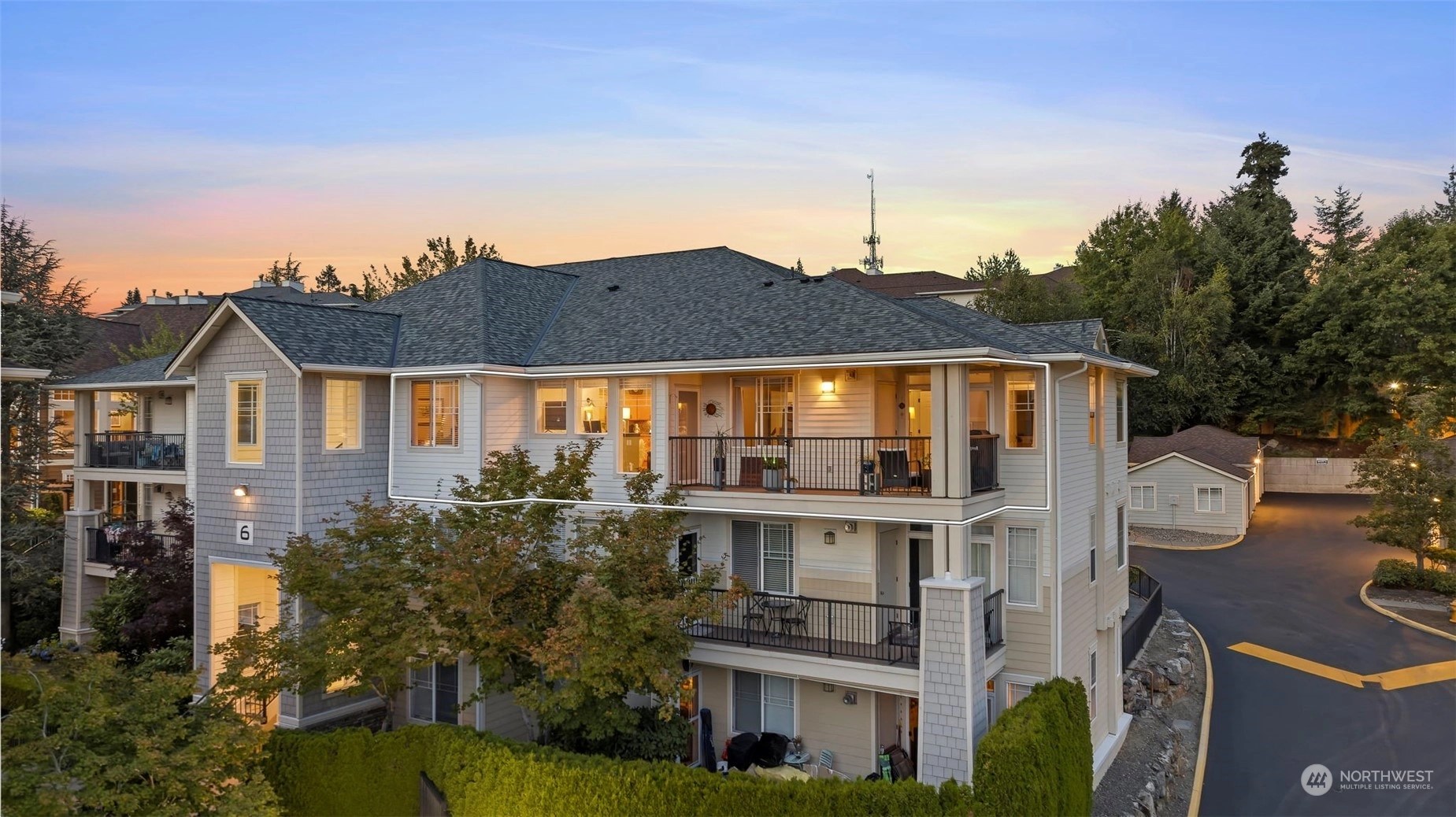 Highwood Ridge Condos For Sale at Highwood Ridge in Lynnwood, WA