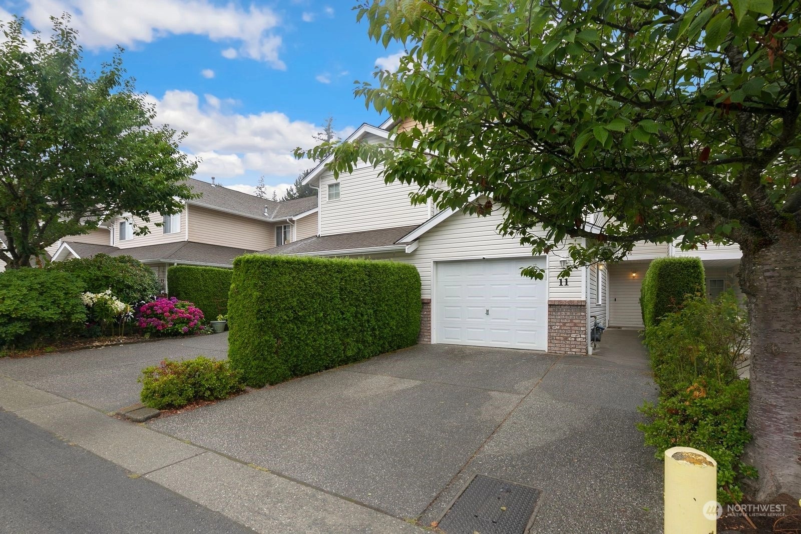 Spring Mountain Lane Townhomes and Townhouses For Sale at Spring