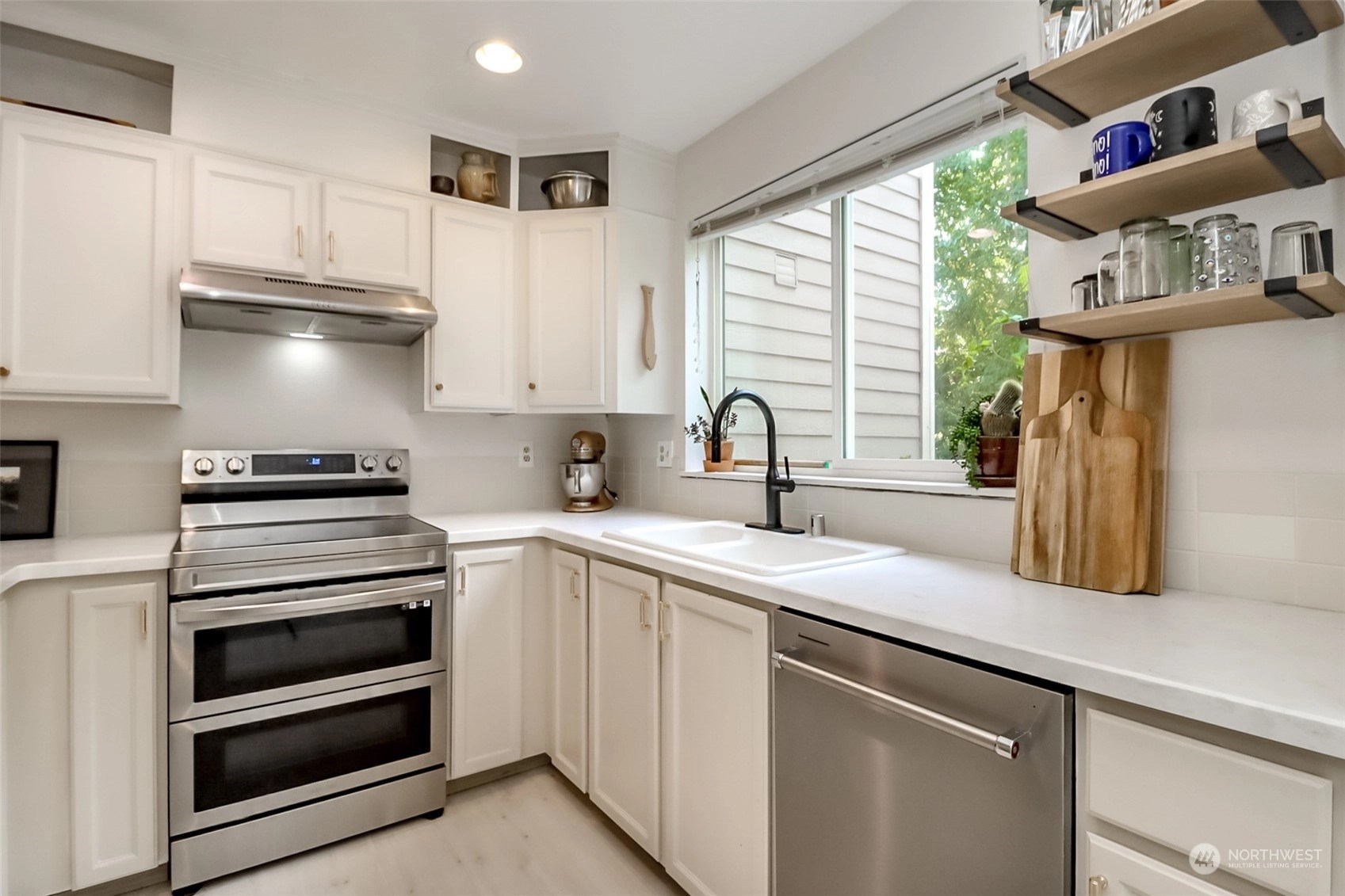 Forest Isle Townhomes and Townhouses For Sale at Forest Isle in