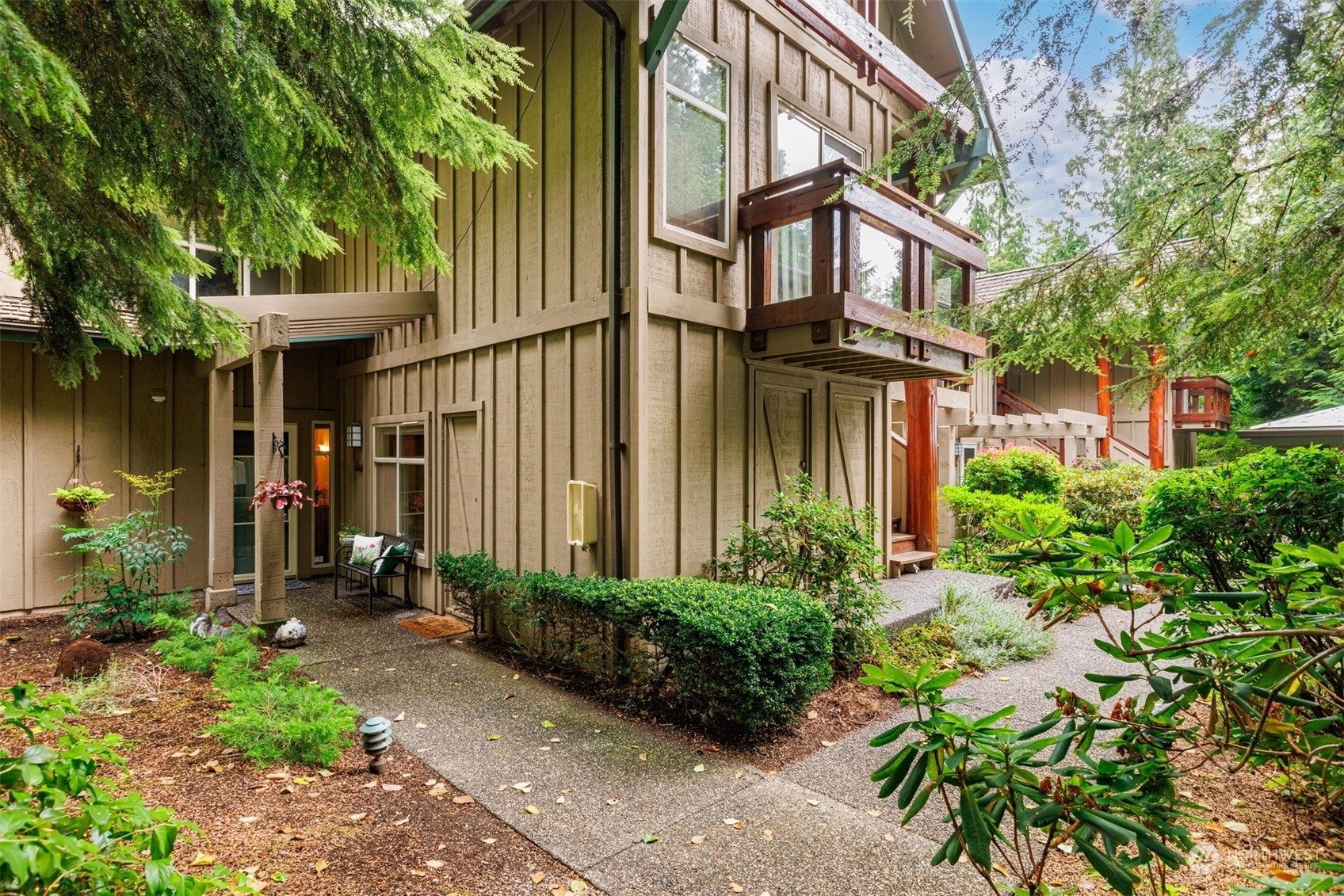 Country Club Villas Condos For Sale at Country Club Villas in Blaine