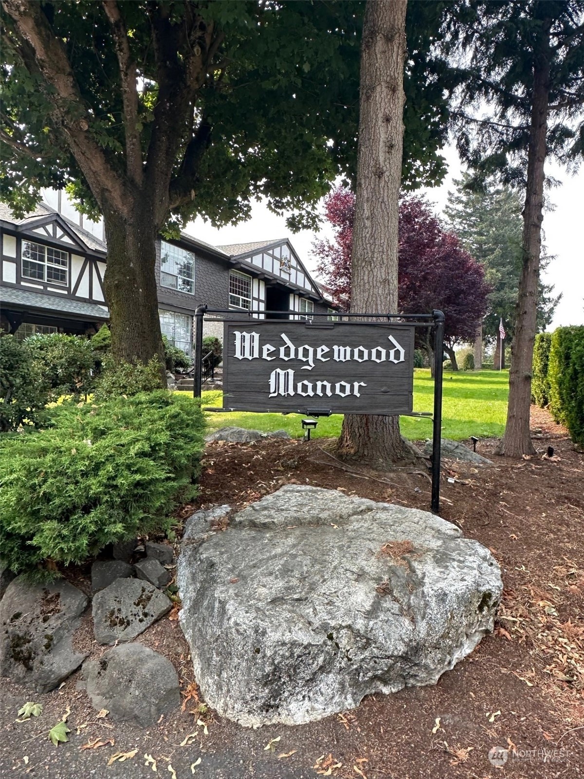 Wedgewood Manor Condos For Sale at Wedgewood Manor in SeaTac, WA