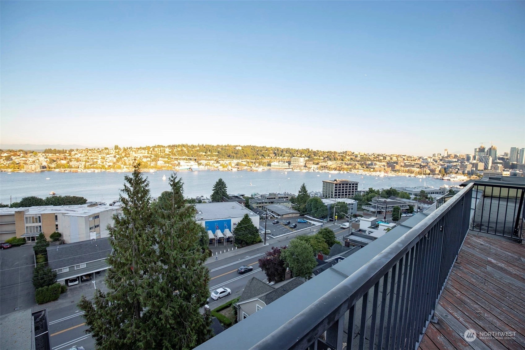 Portal Over Lake Union Condos For Sale at Portal Over Lake Union in