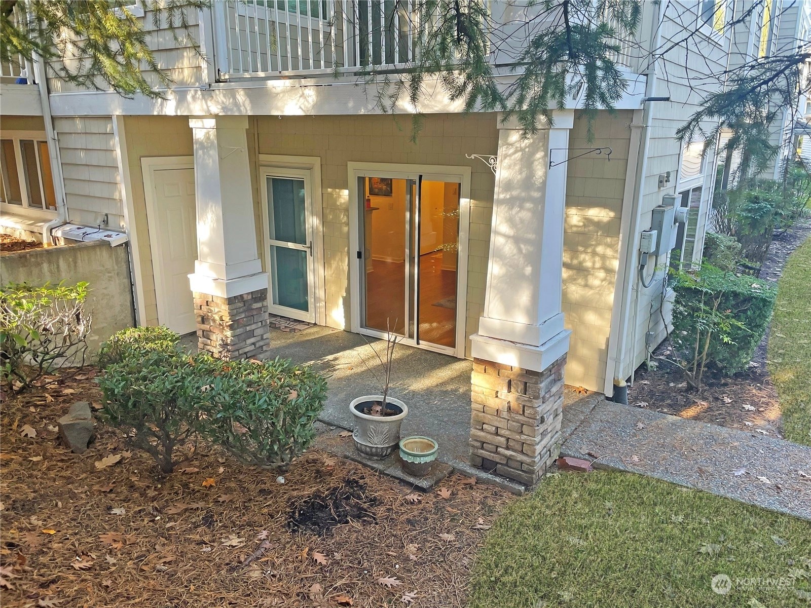 The Pointe at Riverview Condos For Sale at The Pointe at Riverview in