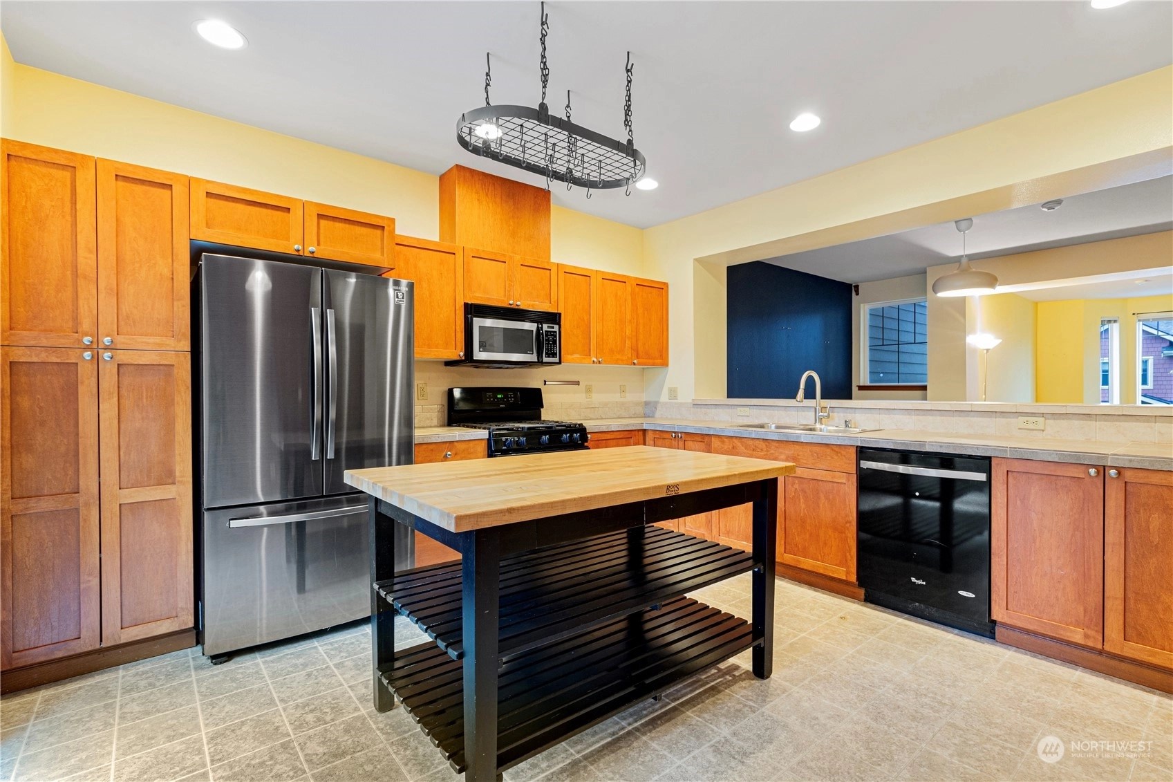 Alderwood Highland Townhomes and Townhouses For Sale at Alderwood