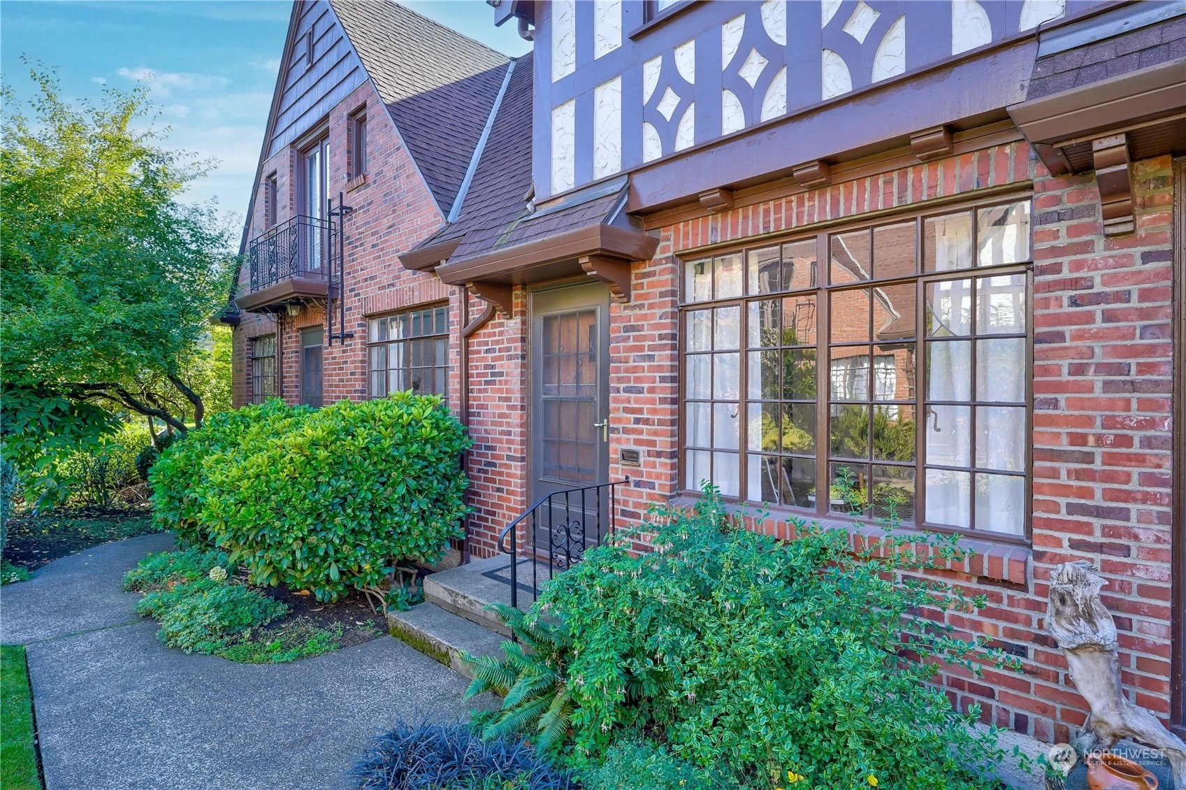 Tudor Manor Condos For Sale at Tudor Manor in Seattle, WA Wicklund