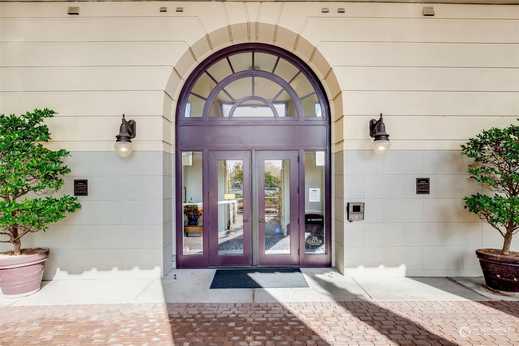 Queen Anne High School Condos Unit 410 201 Galer St Unit 410 Seattle