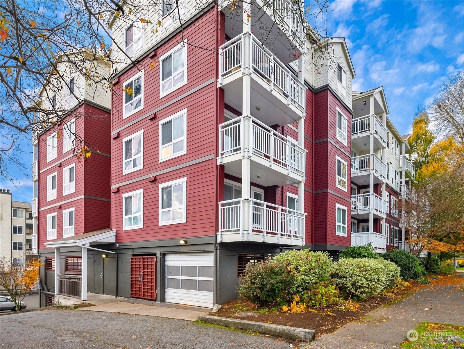 Lakehurst Condos For Sale at Lakehurst in Seattle, WA Wicklund