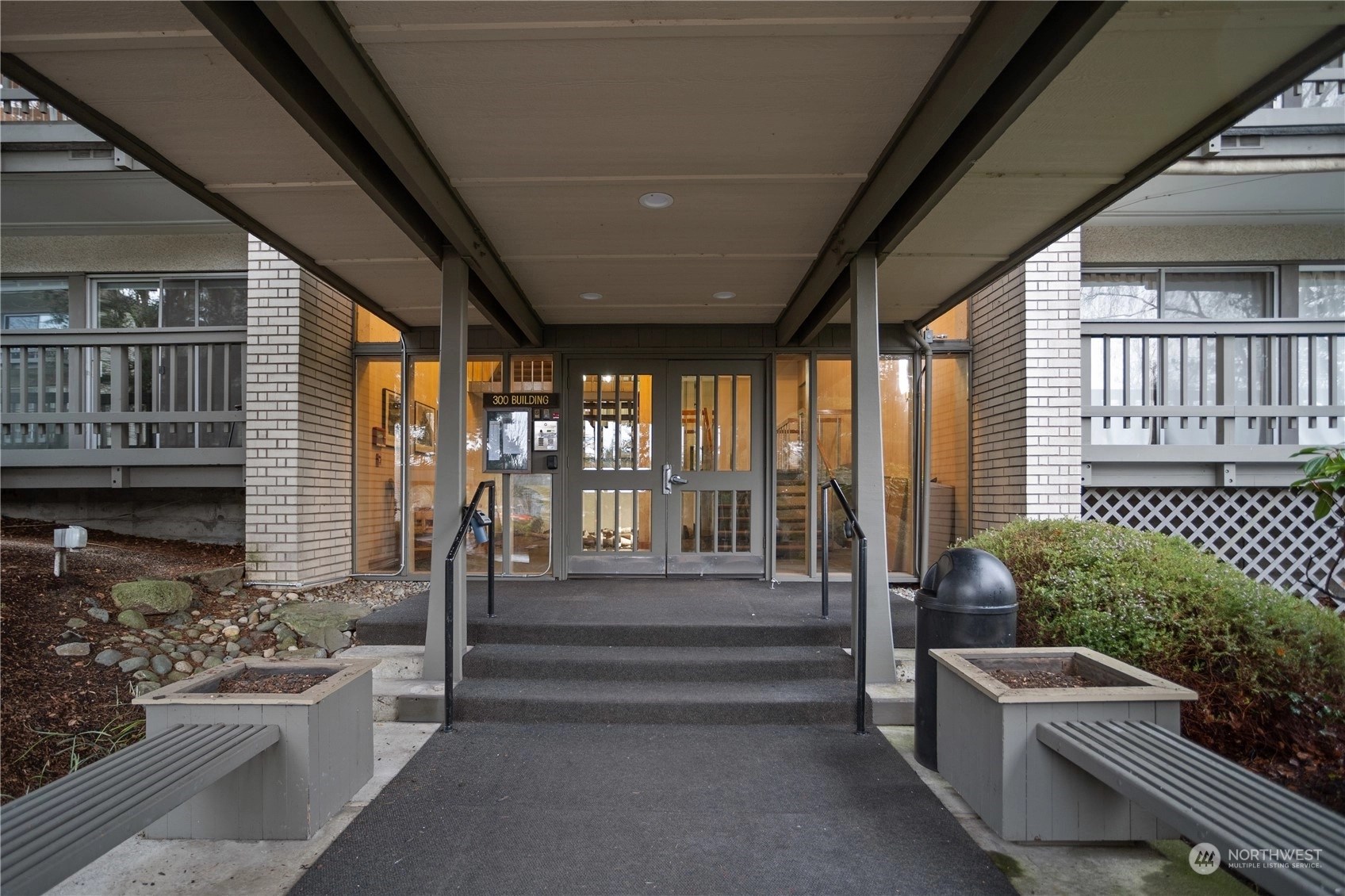 Mercer Isle Condos For Sale at Mercer Isle in Mercer Island, WA