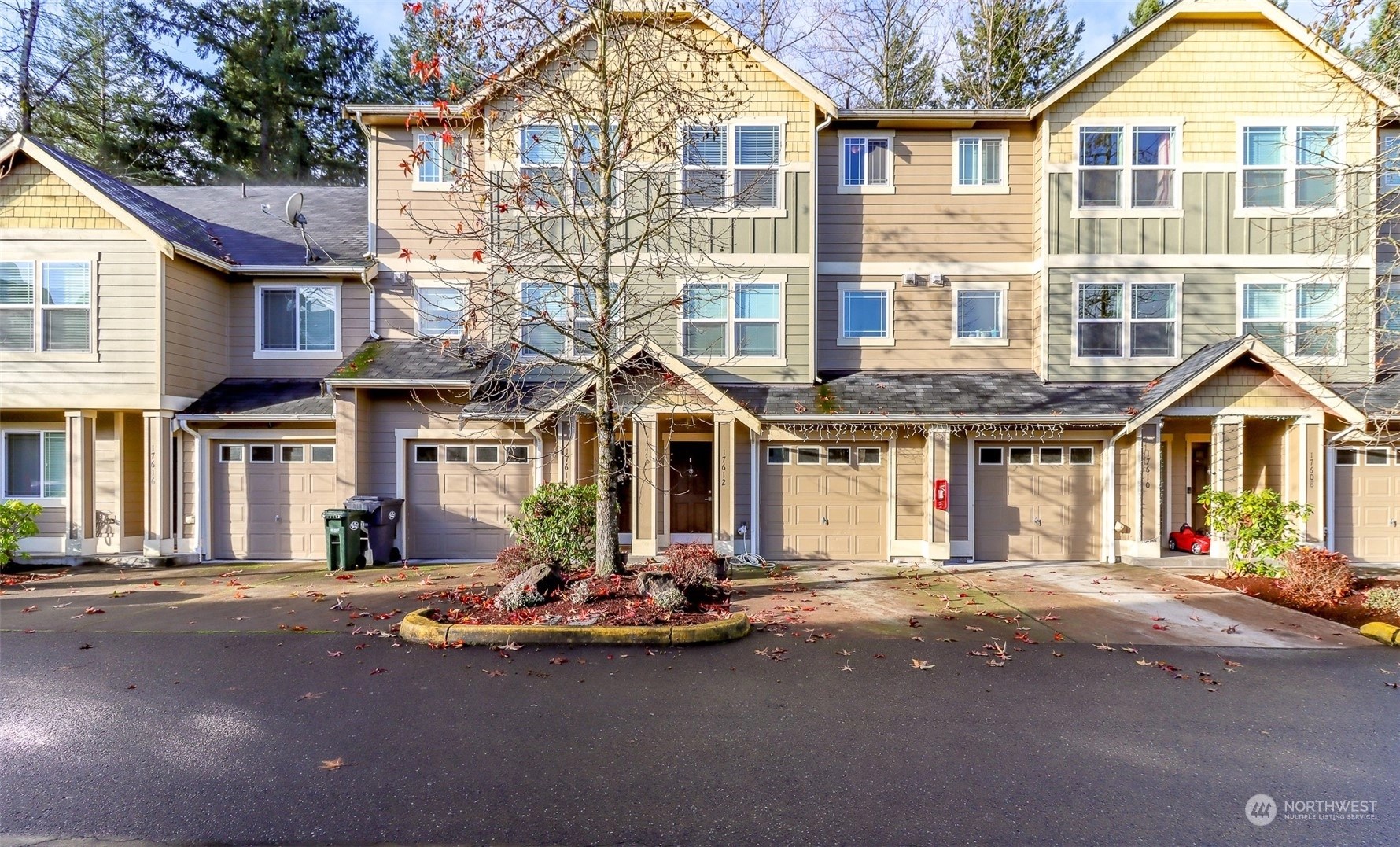 Thornbury Townhomes and Townhouses For Sale at Thornbury in Puyallup