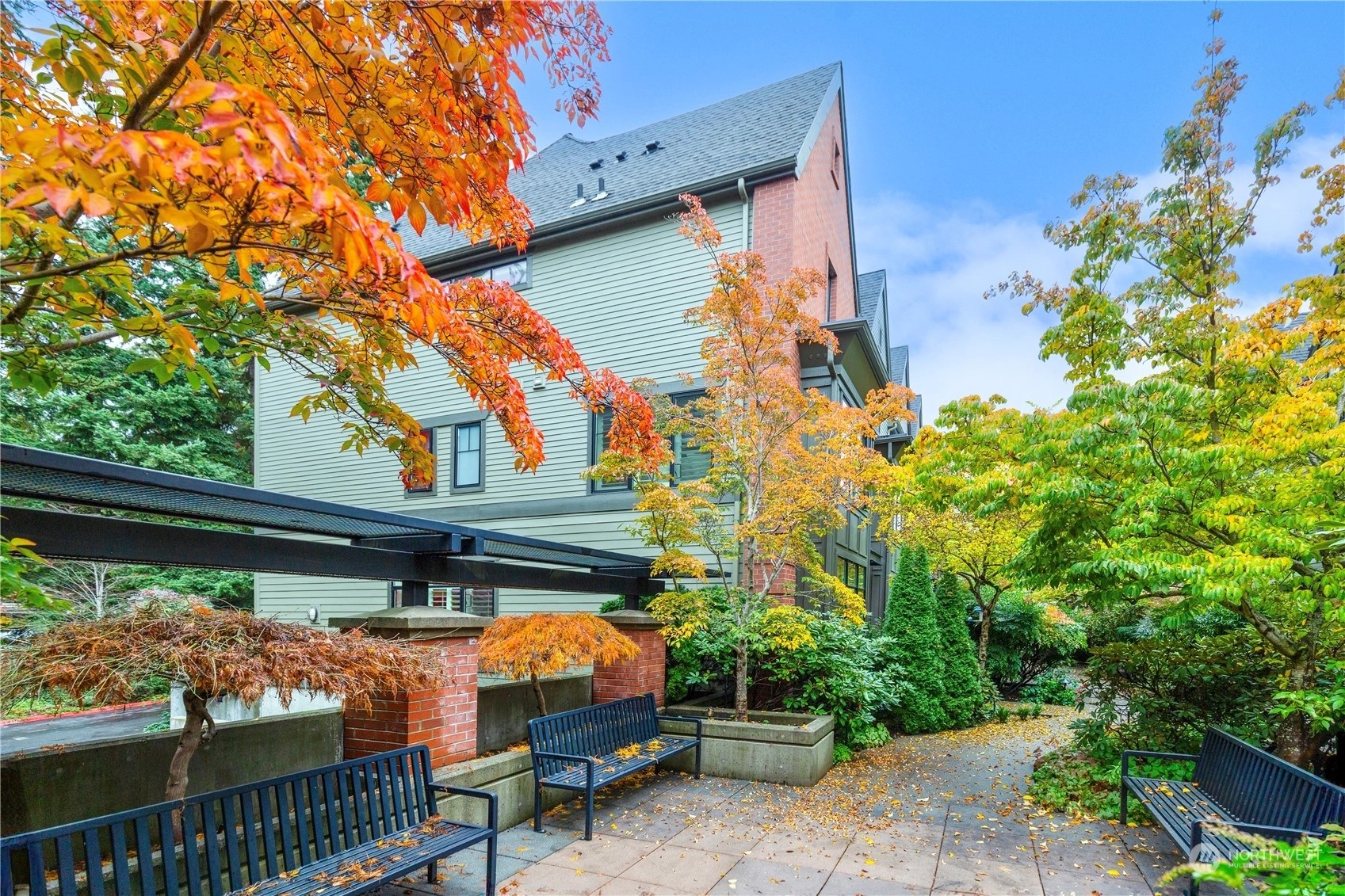 1200 Bellevue Way Townhomes and Townhouses For Sale at 1200 Bellevue