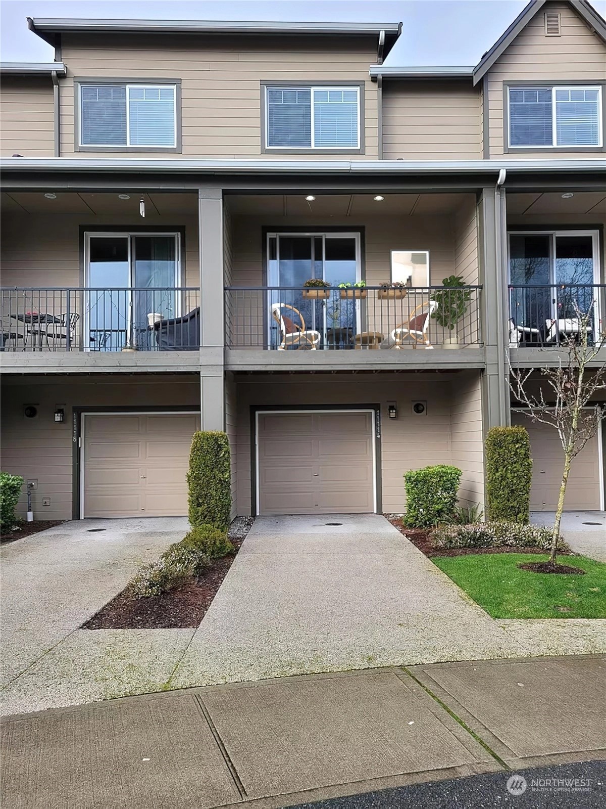 The Towns at Silverlake Townhomes and Townhouses For Sale at The