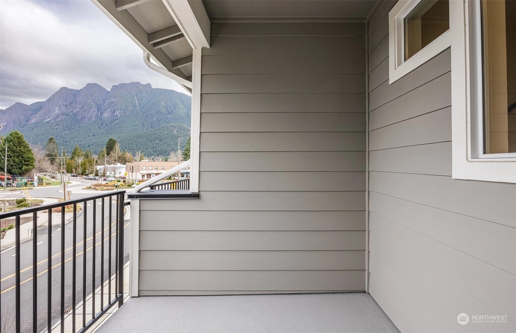 109 Degrees Townhomes and Townhouses For Sale at 109 Degrees in North