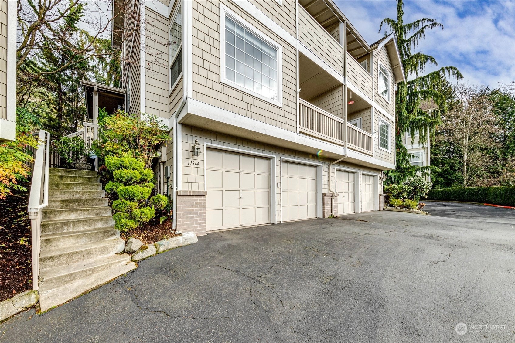 The Crest Condos For Sale at The Crest in Kirkland, WA Wicklund