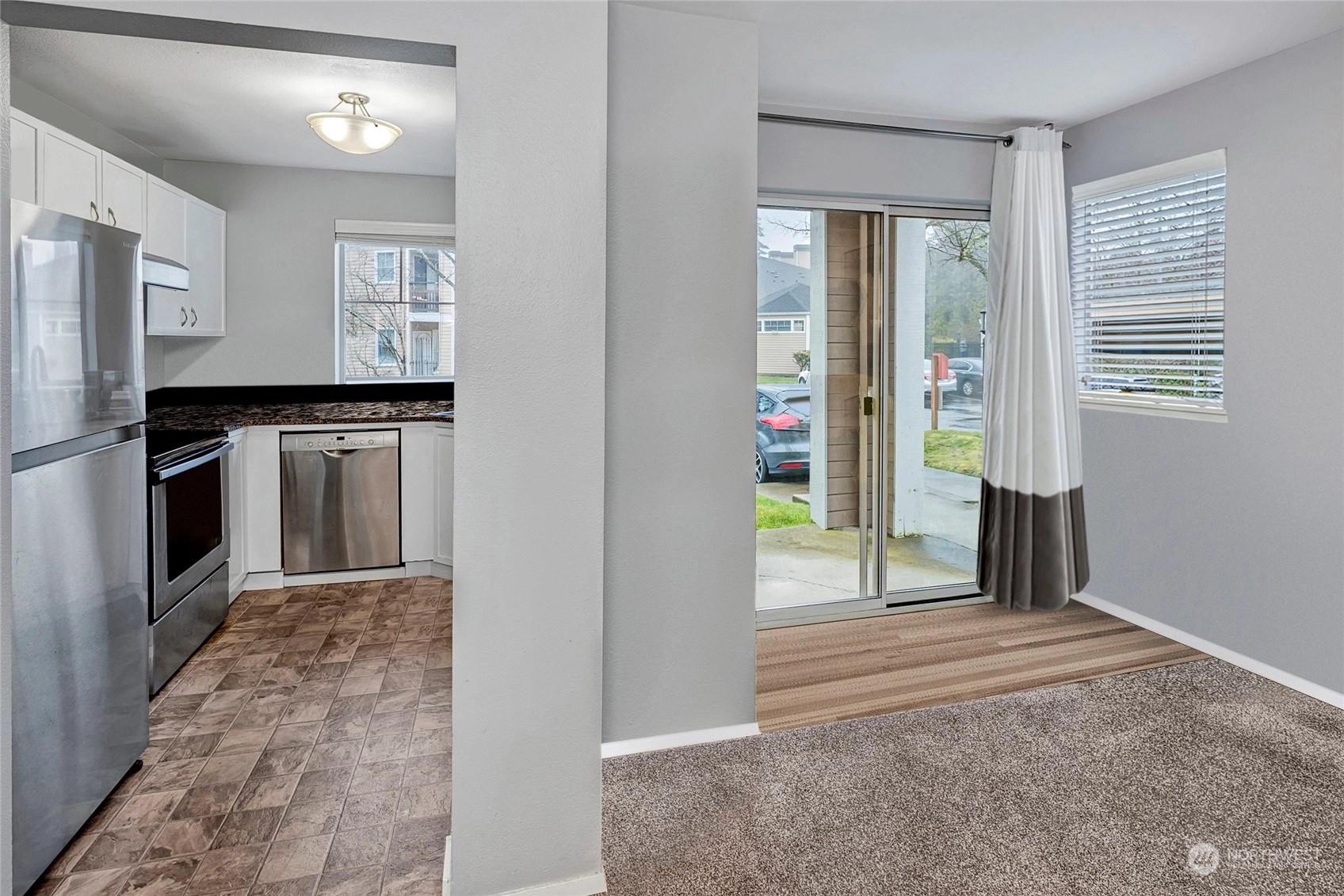 Hamptons at Harbour Pointe Condos For Sale at Hamptons at Harbour