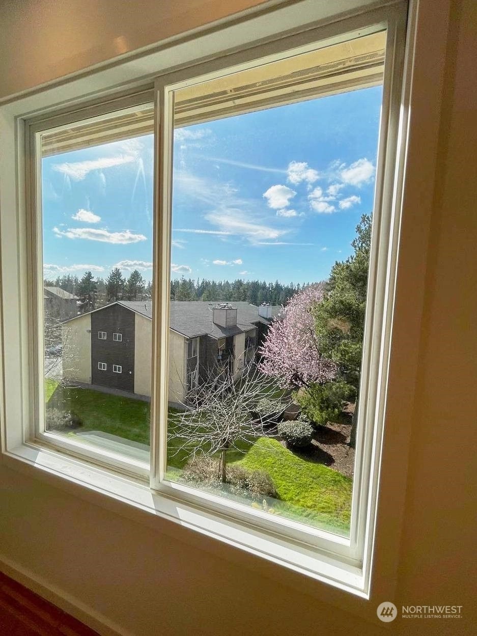 Kingsgate Ridge Manor Condos For Sale at Kingsgate Ridge Manor in