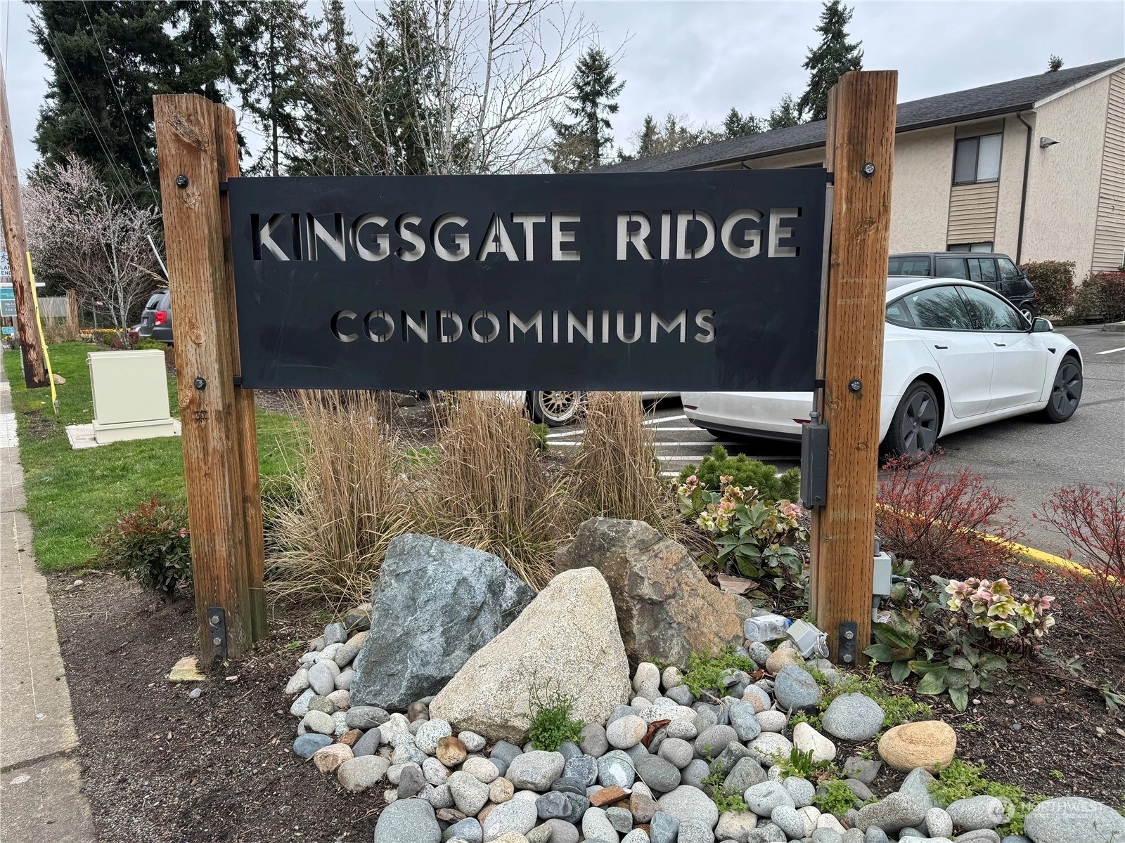 Kingsgate Ridge Manor Condos For Sale at Kingsgate Ridge Manor in