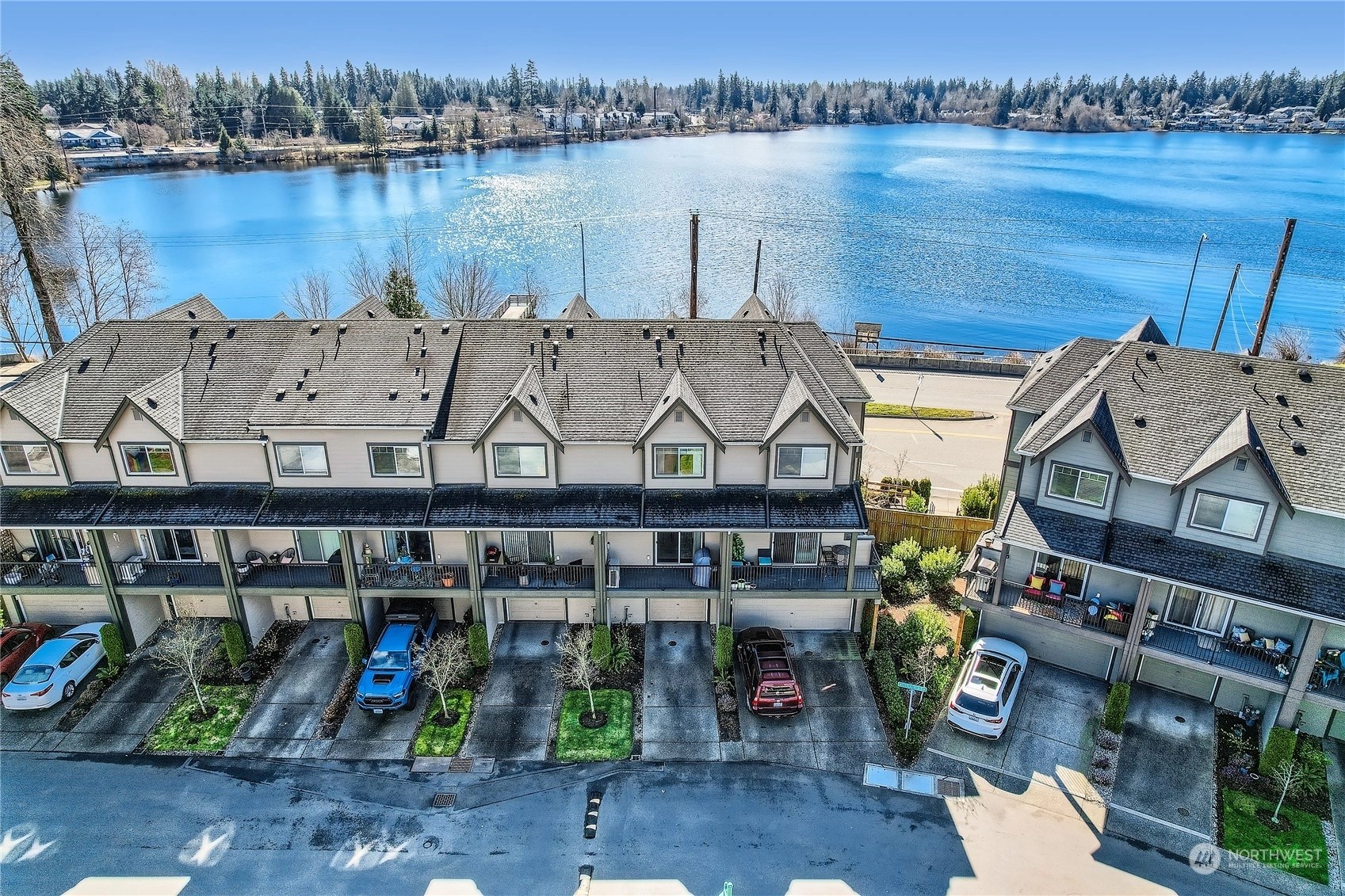 The Towns at Silverlake Townhomes and Townhouses For Sale at The