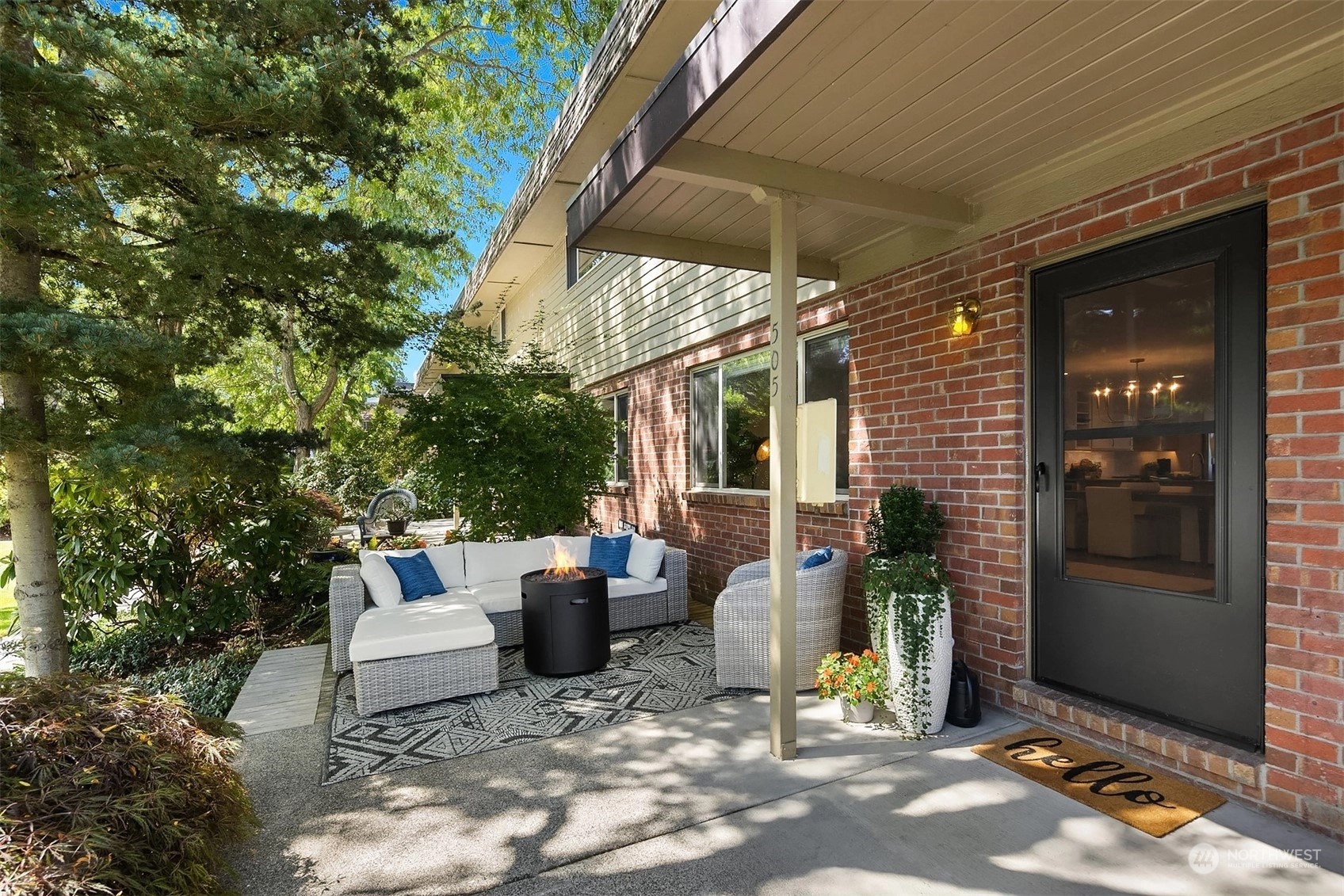 Lake Sammamish Waterfront Homes For Sale with Lake Sammamish in