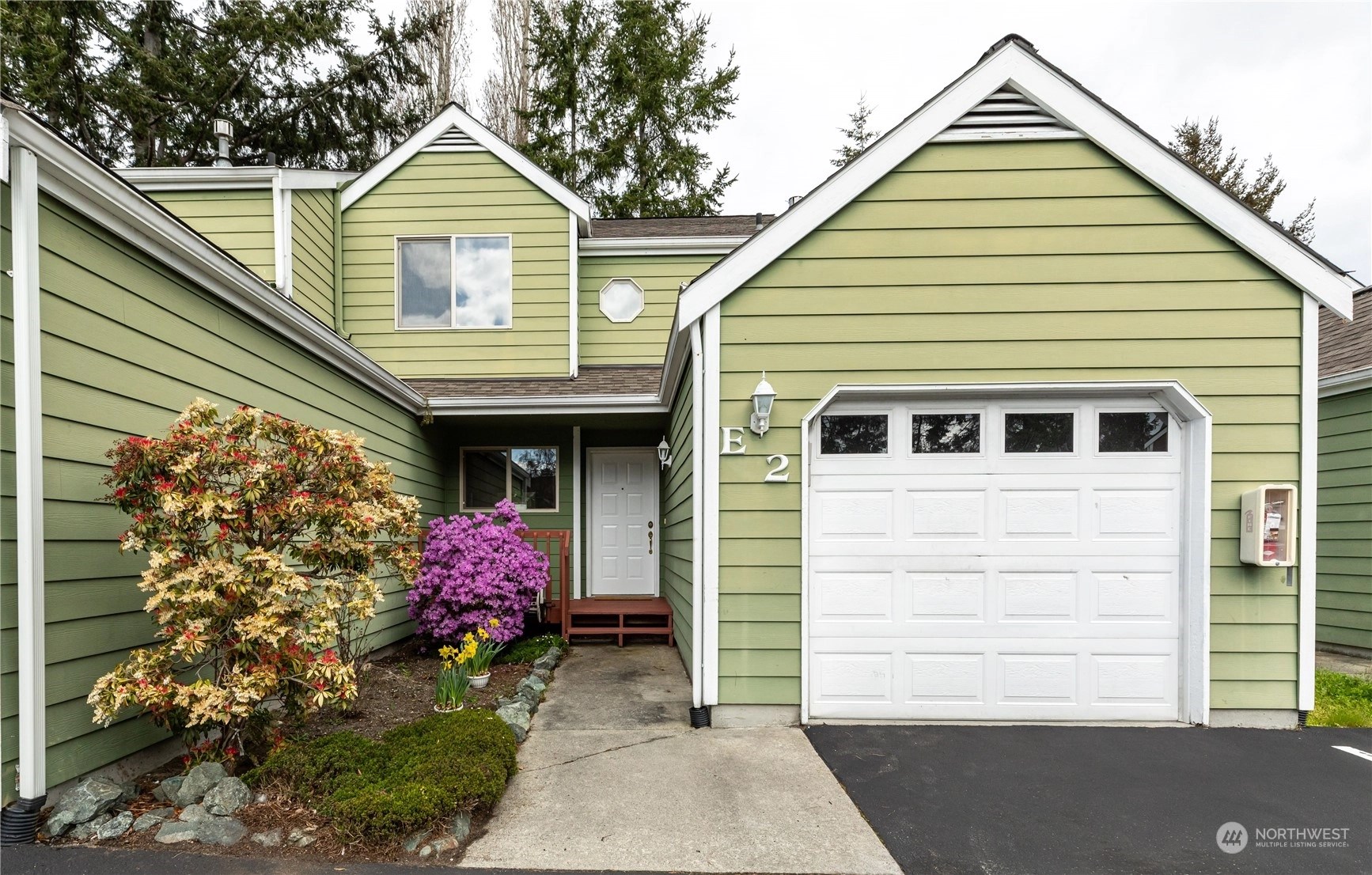 Birch Tree Townhomes and Townhouses For Sale at Birch Tree in Oak