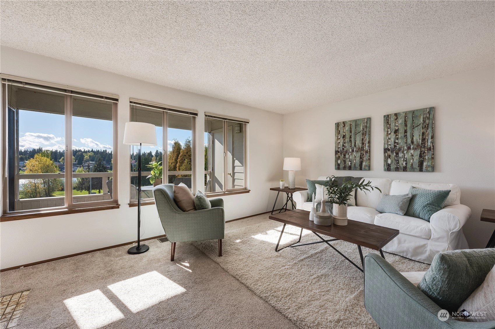 Lake Ballinger Estates Condos For Sale at Lake Ballinger Estates in Mountlake Terrace, WA