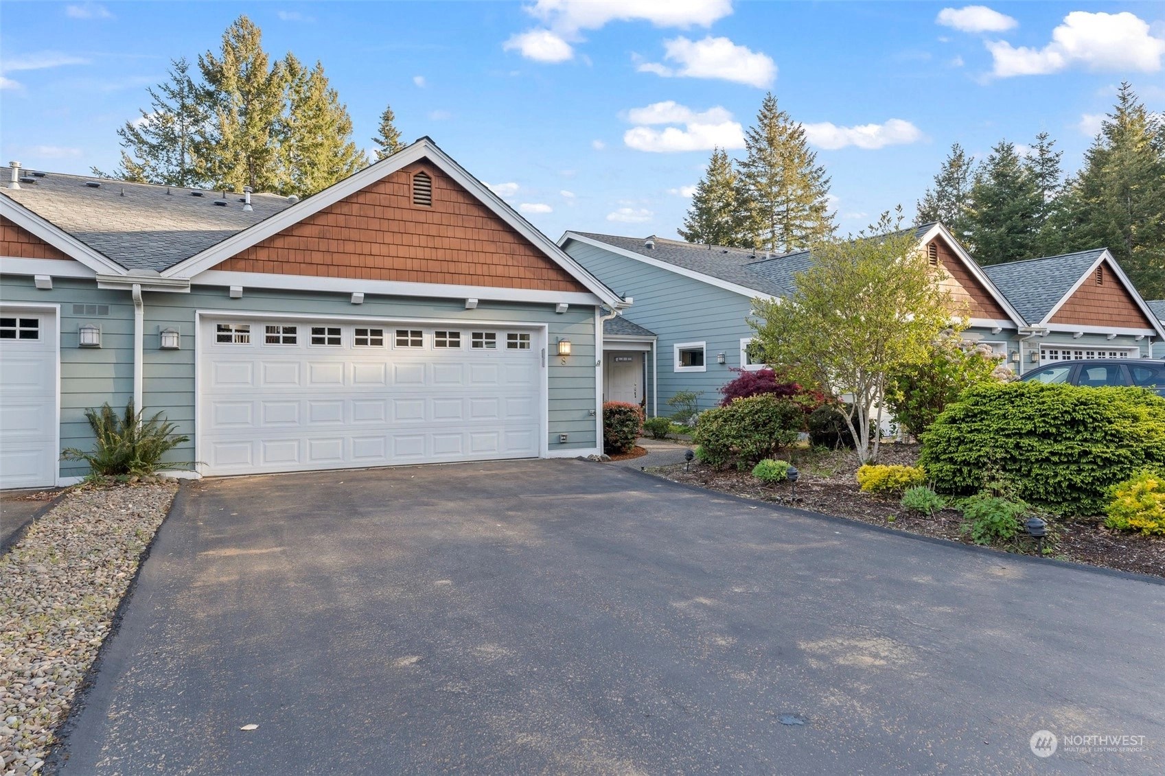 Lakeland Village Condos For Sale and Condo Buildings in Lakeland