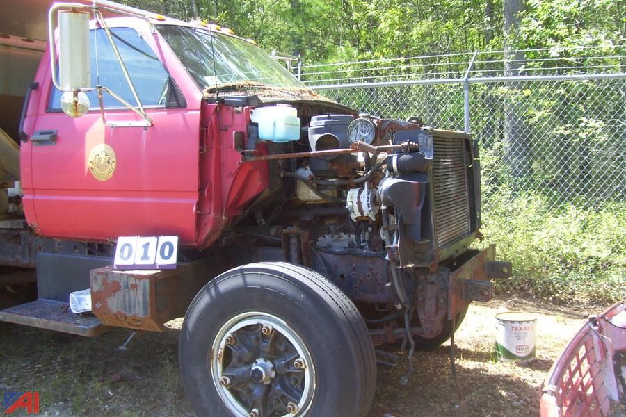 Auctions International Auction Town of Carver, MA DPW 8698 *7 BP