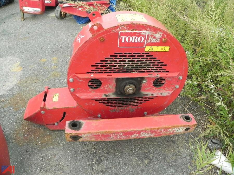 Auctions International Auction City of Albany 8958 ITEM Toro PTO