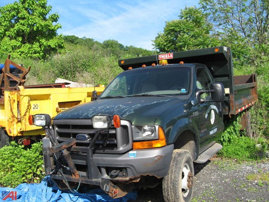 Auctions International Auction Village of Pleasantville 11331 ITEM 2000 Ford Super Duty Dump