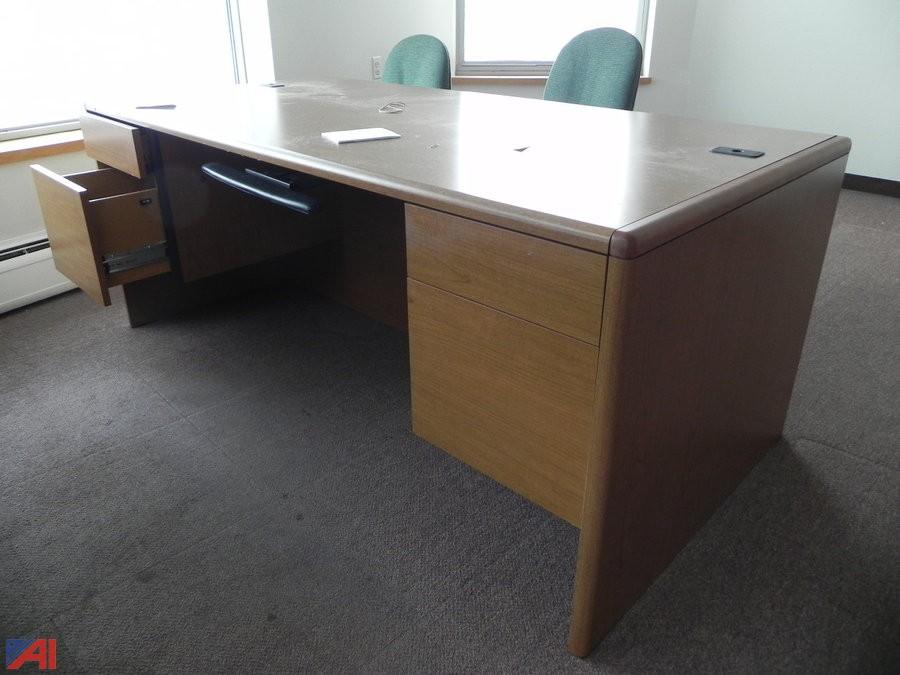 Auctions International Auction Rockland County, NY 13020 ITEM (2